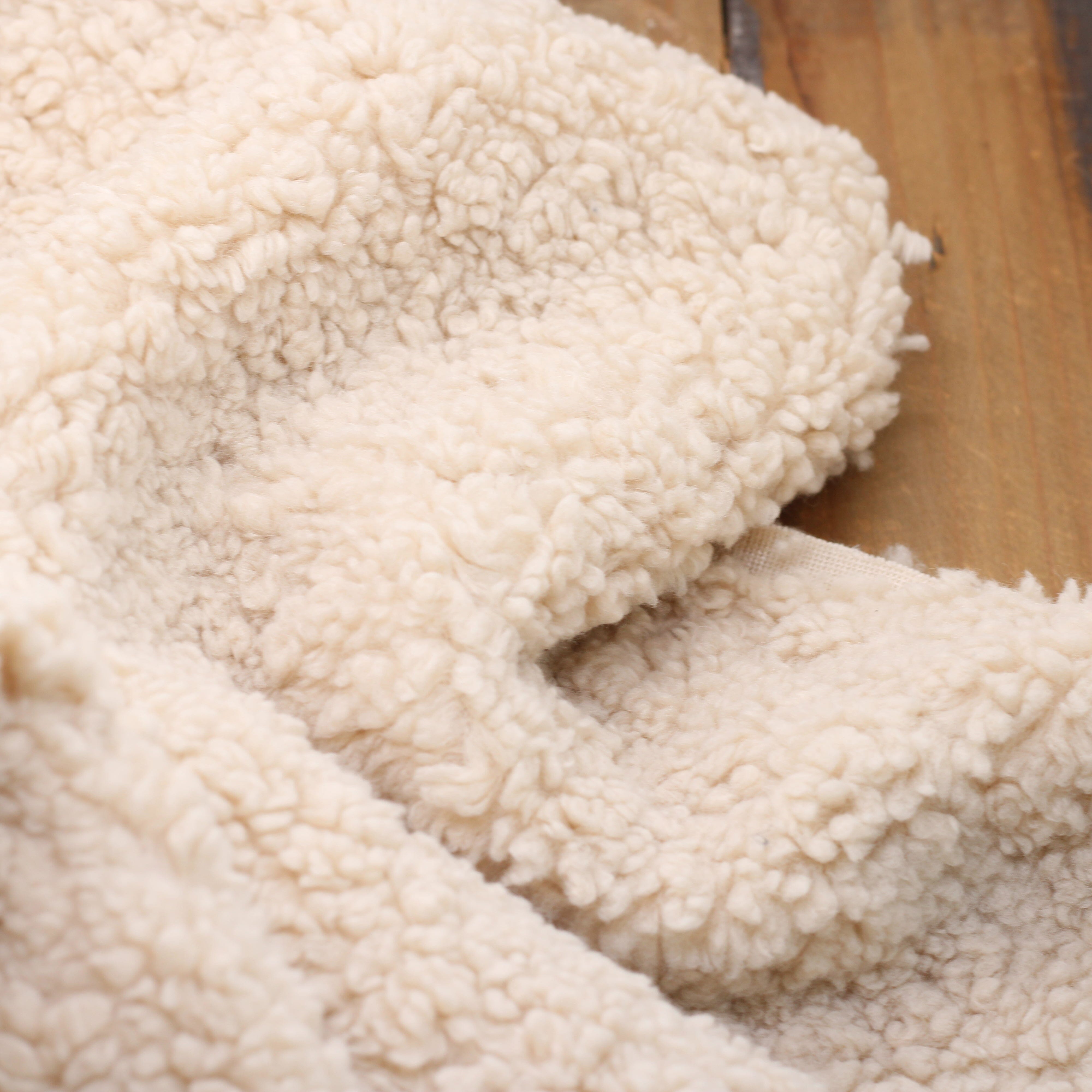 Tissu fausse fourrure bouclette mouton - Ecru (Vendu x10cm) Tissus Sélection Gaspard & Léonie | Gaspard et Léonie Tissus en ligne et Mercerie à Toulouse