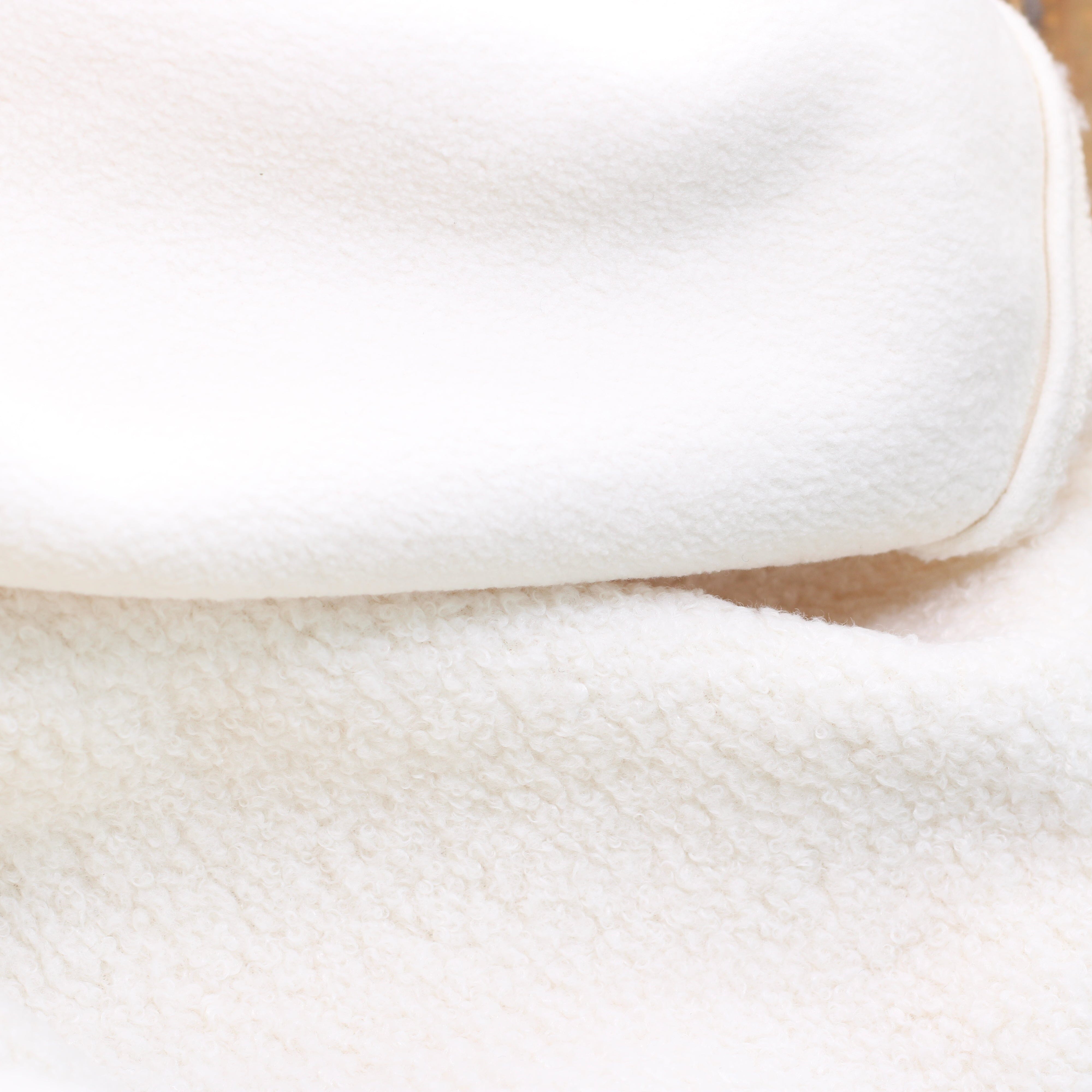 Tissu fausse fourrure bouclette Polaire - Ecru (Vendu x10cm) Tissus Sélection Gaspard & Léonie | Gaspard et Léonie Tissus en ligne et Mercerie à Toulouse