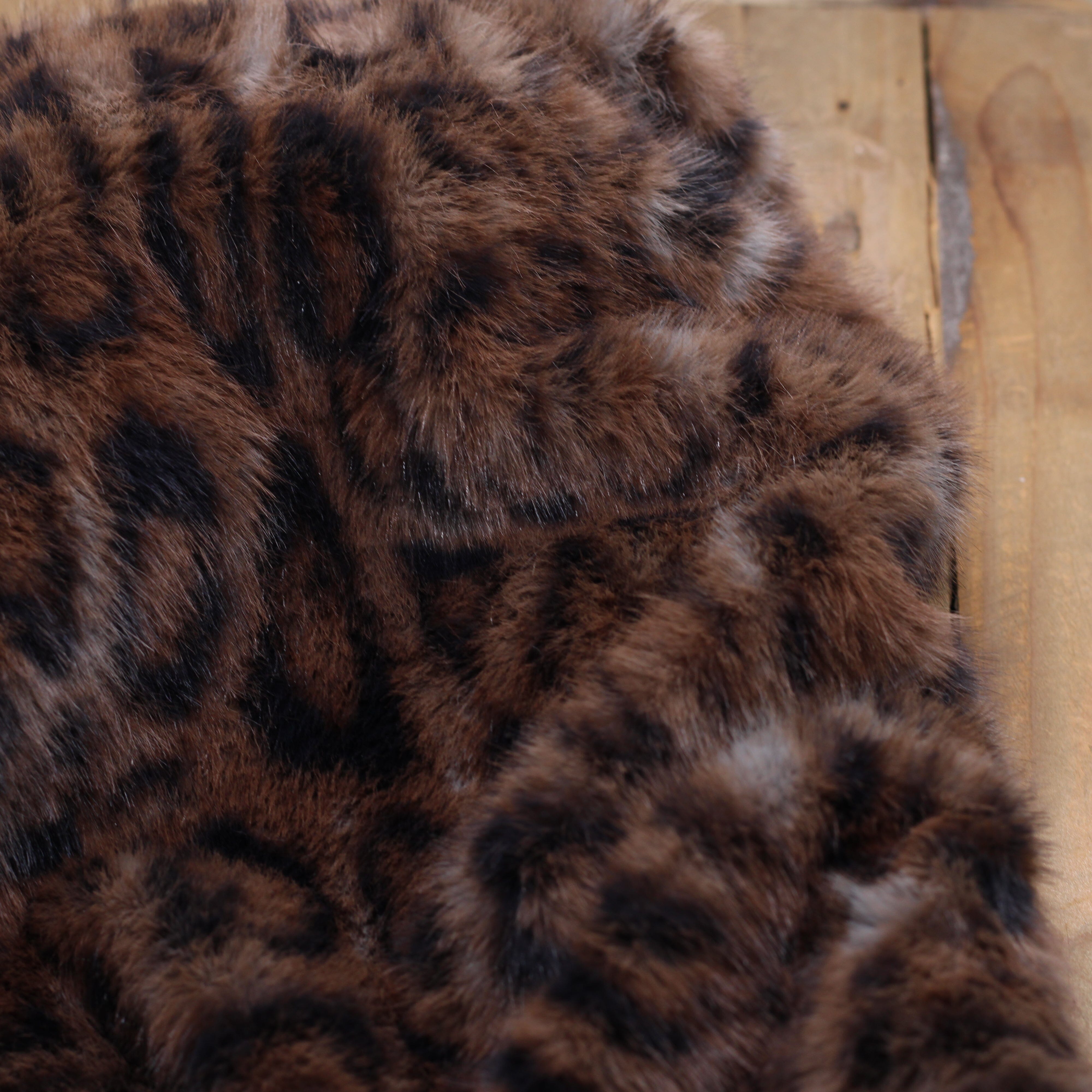 Tissu fausse fourrure LEOPARD - Fauve (Vendu x10cm) Tissus Sélection Gaspard & Léonie | Gaspard et Léonie Tissus en ligne et Mercerie à Toulouse