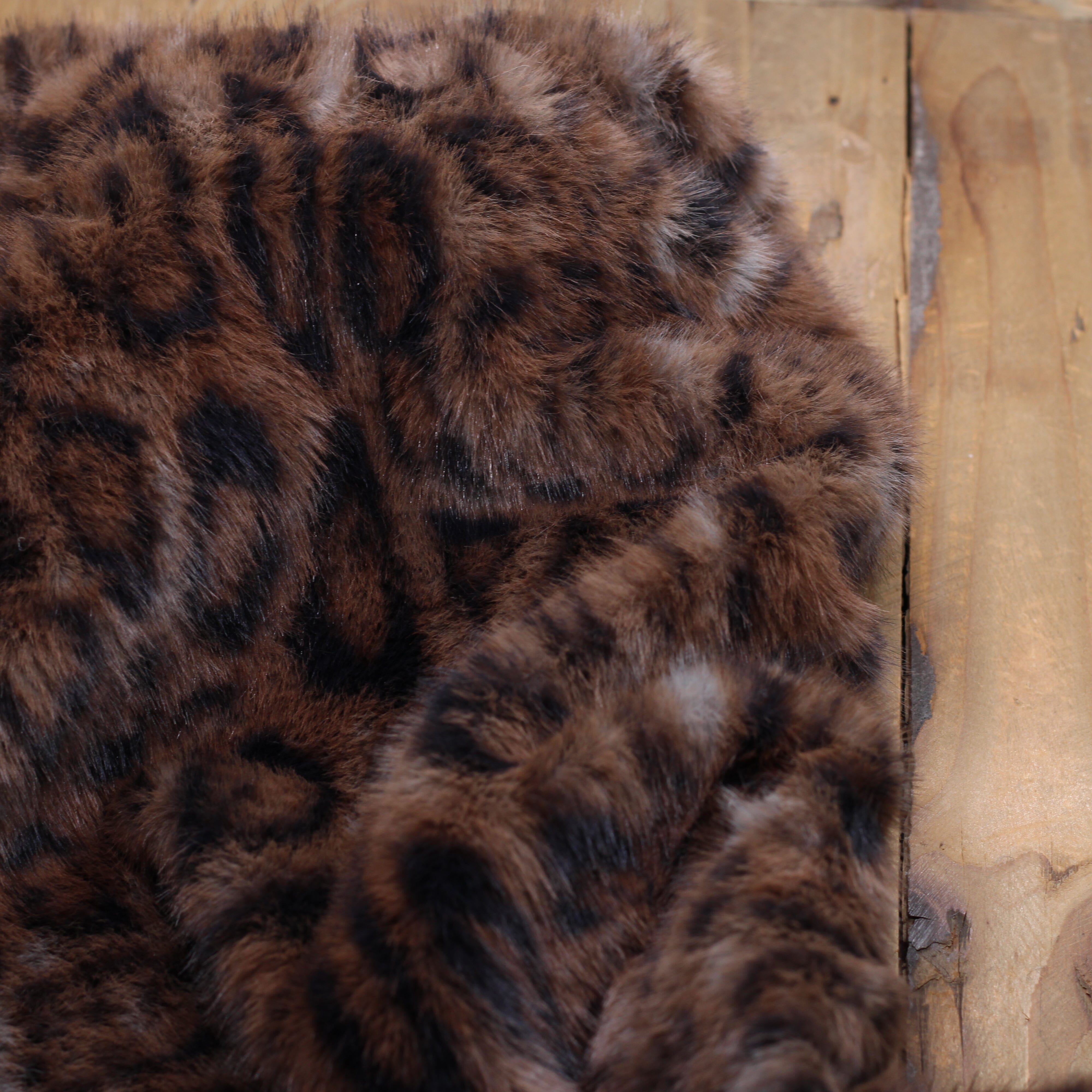 Tissu fausse fourrure LEOPARD - Fauve (Vendu x10cm) Tissus Sélection Gaspard & Léonie | Gaspard et Léonie Tissus en ligne et Mercerie à Toulouse