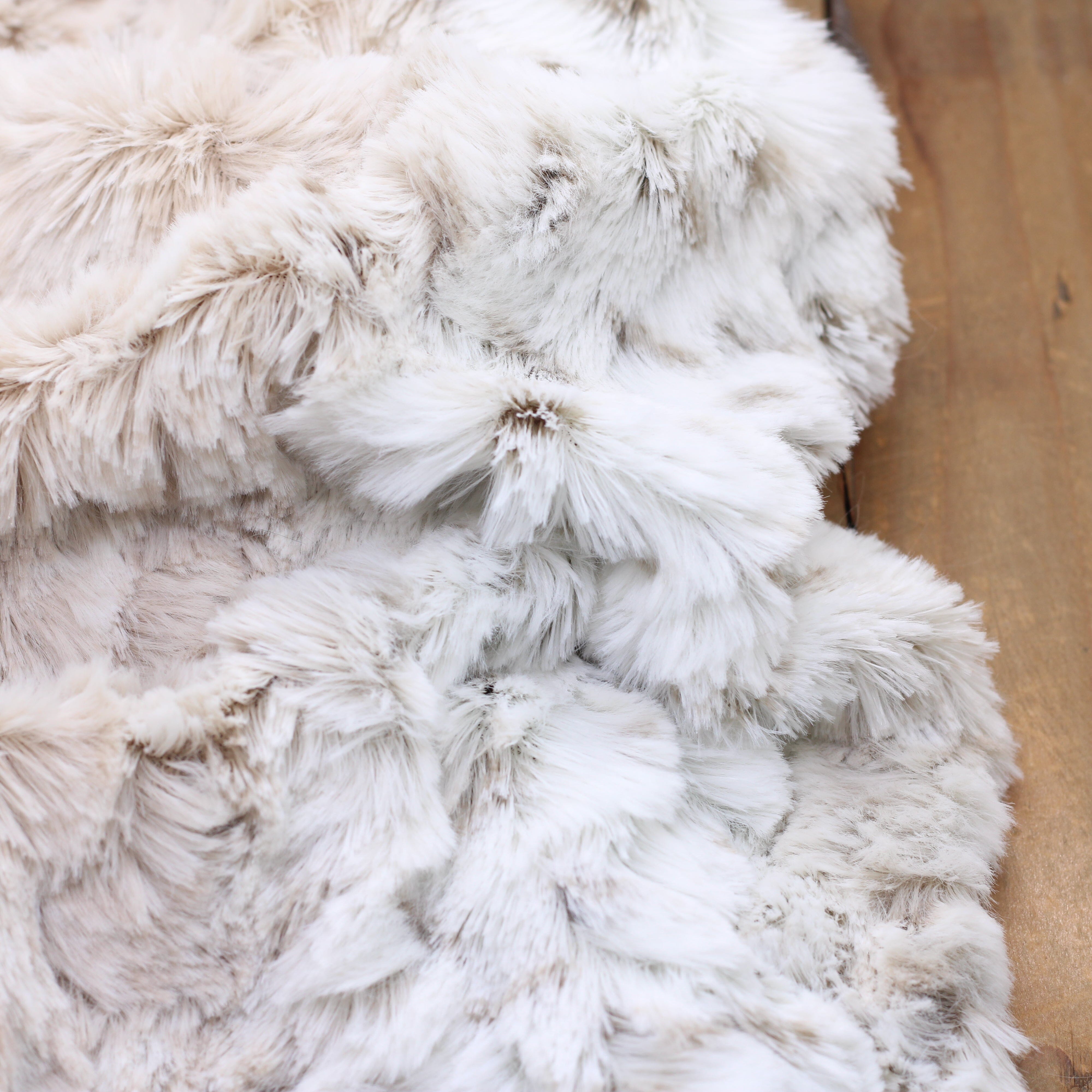 Tissu fausse fourrure LEOPARD NORDICA - Ivoire (Vendu x10cm) Tissus Sélection Gaspard & Léonie | Gaspard et Léonie Tissus en ligne et Mercerie à Toulouse