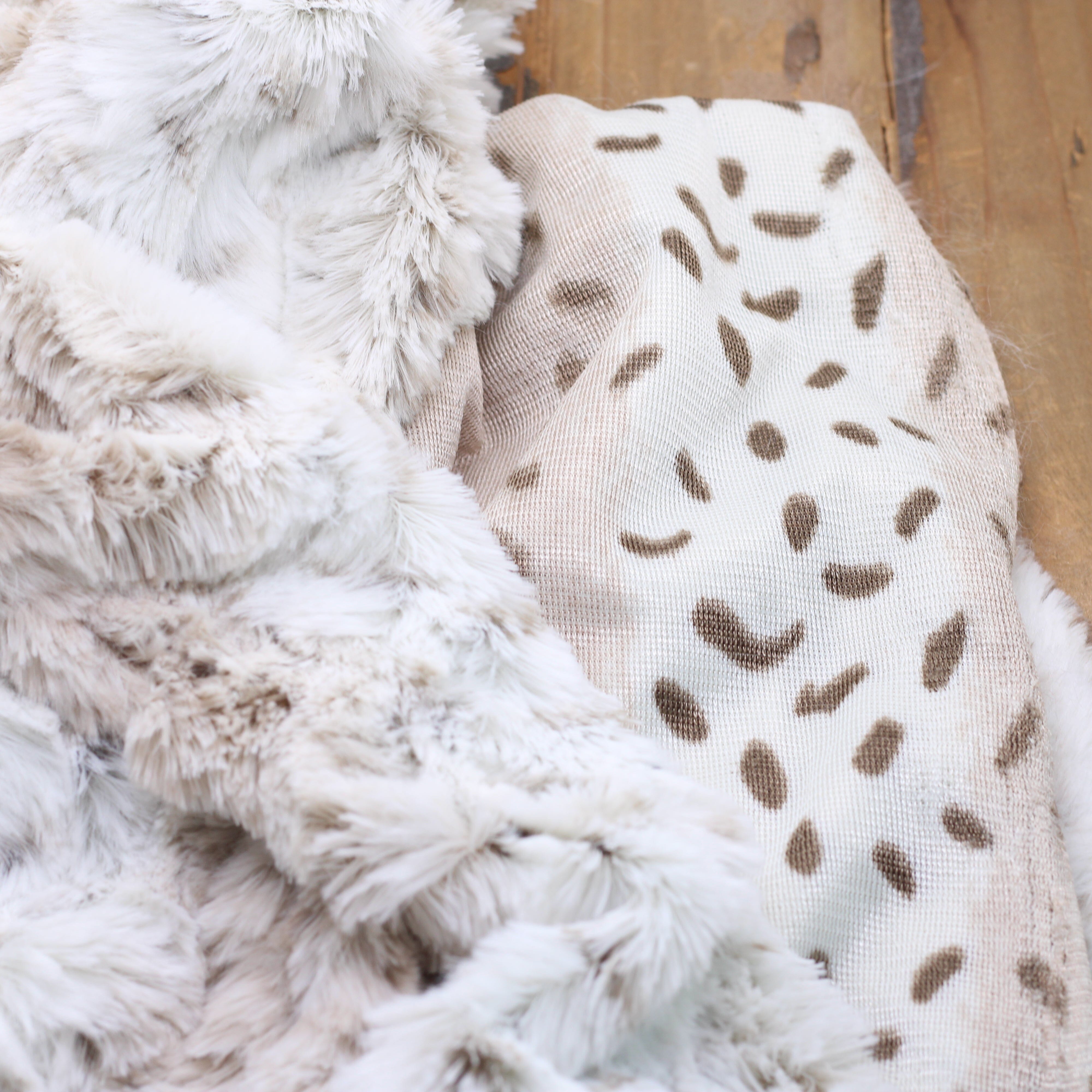 Tissu fausse fourrure LEOPARD NORDICA - Ivoire (Vendu x10cm) Tissus Sélection Gaspard & Léonie | Gaspard et Léonie Tissus en ligne et Mercerie à Toulouse