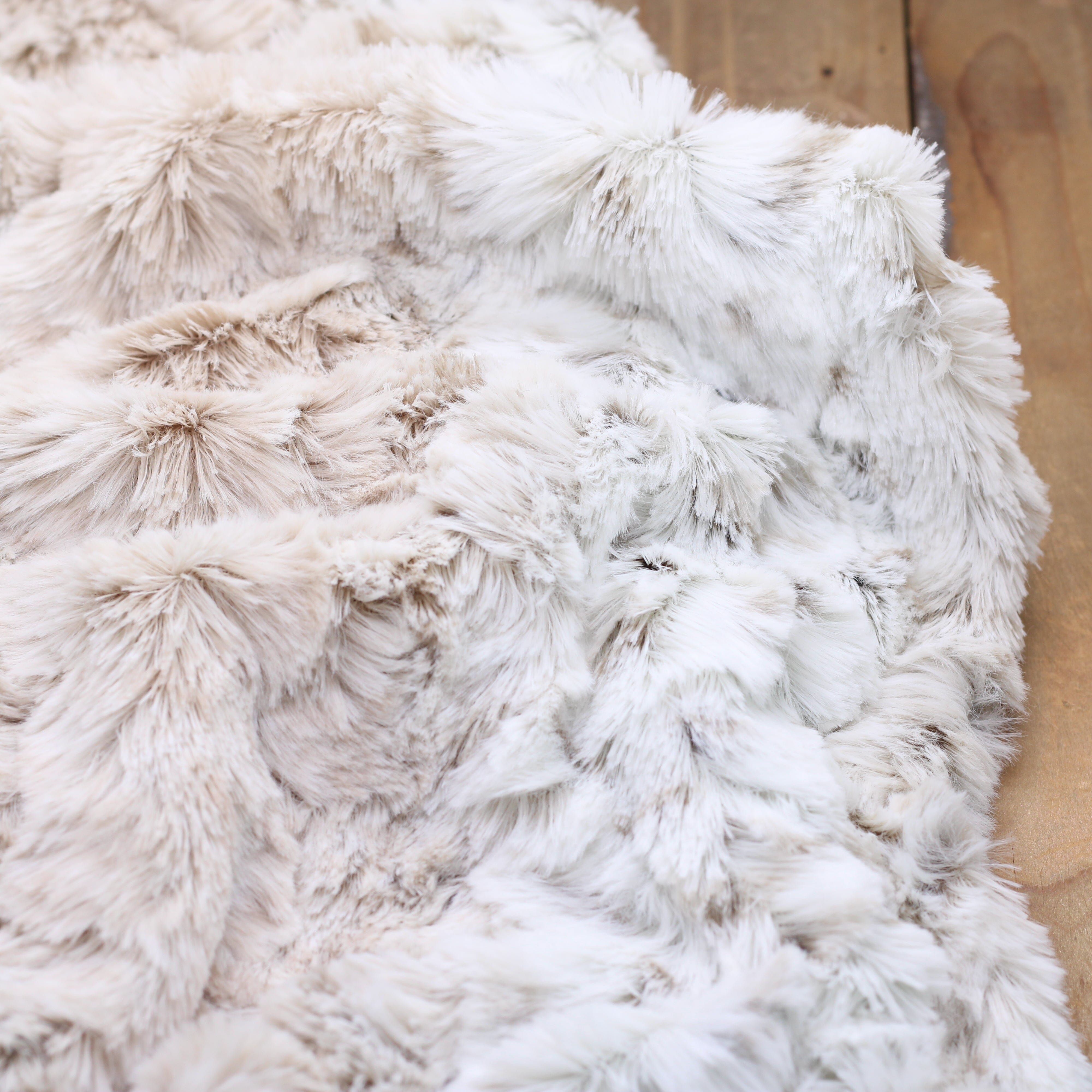 Tissu fausse fourrure LEOPARD NORDICA - Ivoire (Vendu x10cm) Tissus Sélection Gaspard & Léonie | Gaspard et Léonie Tissus en ligne et Mercerie à Toulouse