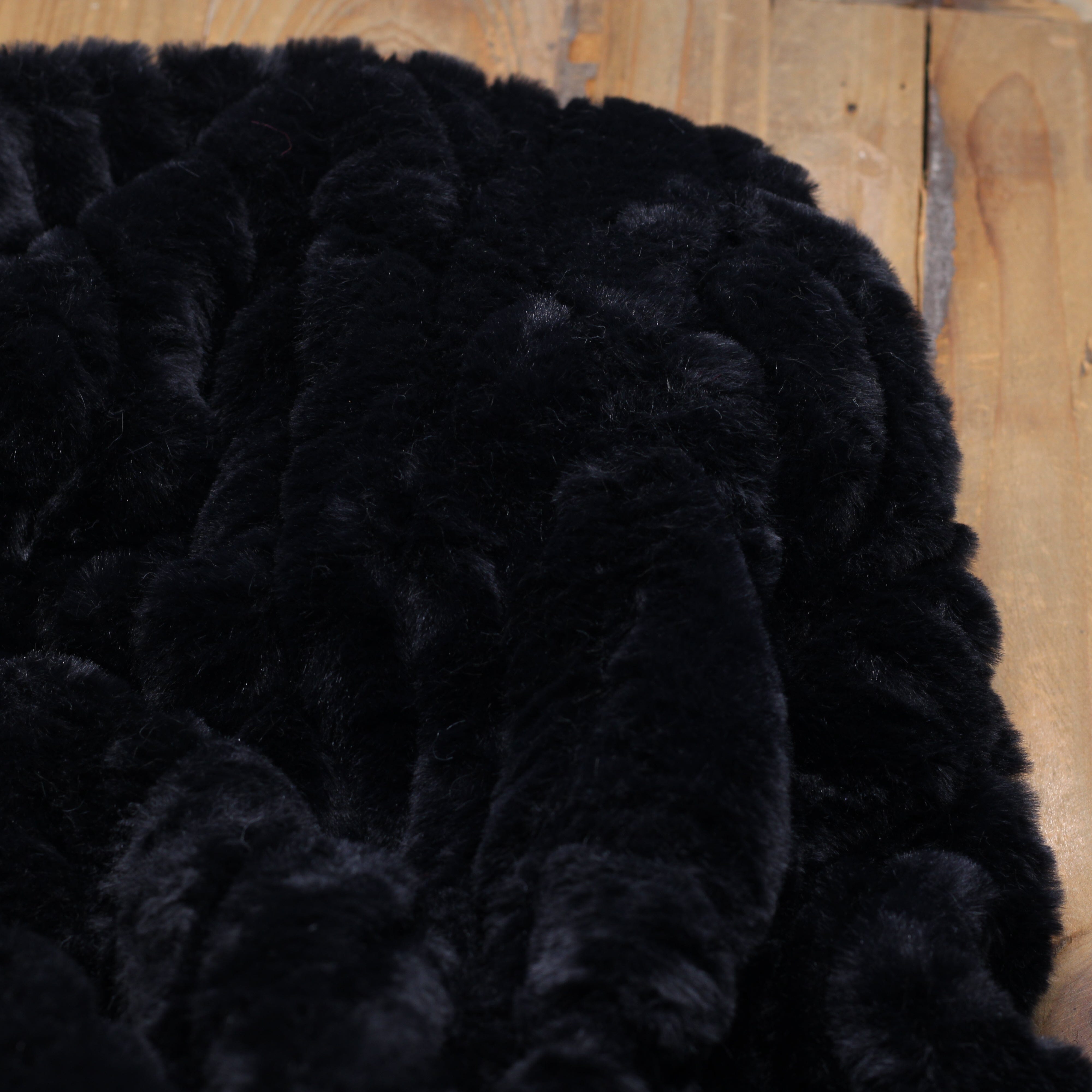 Tissu fausse fourrure - MALOU - Noir (Vendu x10cm) Tissus Sélection Gaspard & Léonie | Gaspard et Léonie Tissus en ligne et Mercerie à Toulouse