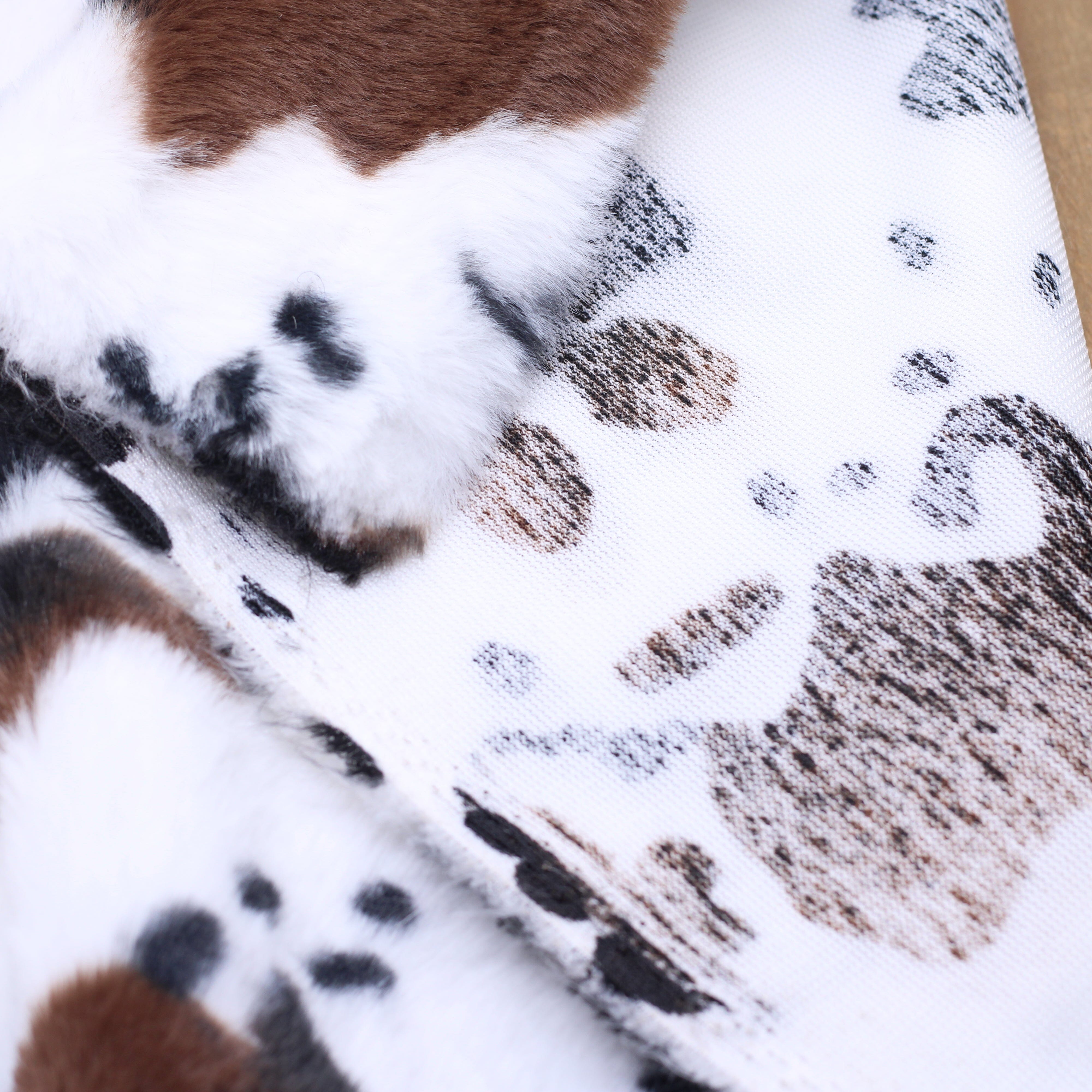 Tissu fausse fourrure VACHE - Blanc (Vendu x10cm) Tissus Sélection Gaspard & Léonie | Gaspard et Léonie Tissus en ligne et Mercerie à Toulouse