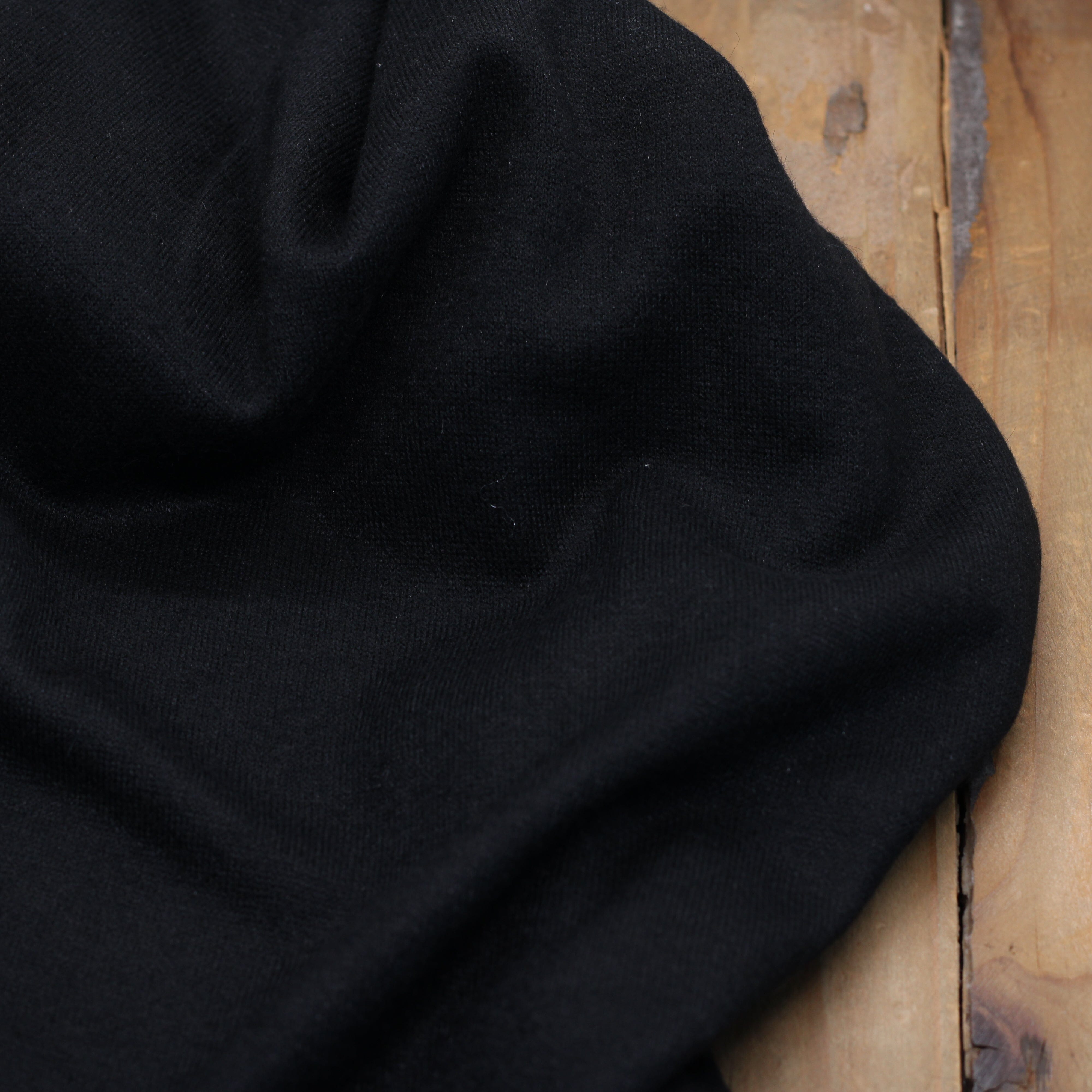 Tissu fines Mailles Viscose tricot - Noir (Vendu x10cm) Tissus Sélection Gaspard & Léonie | Gaspard et Léonie Tissus en ligne et Mercerie à Toulouse