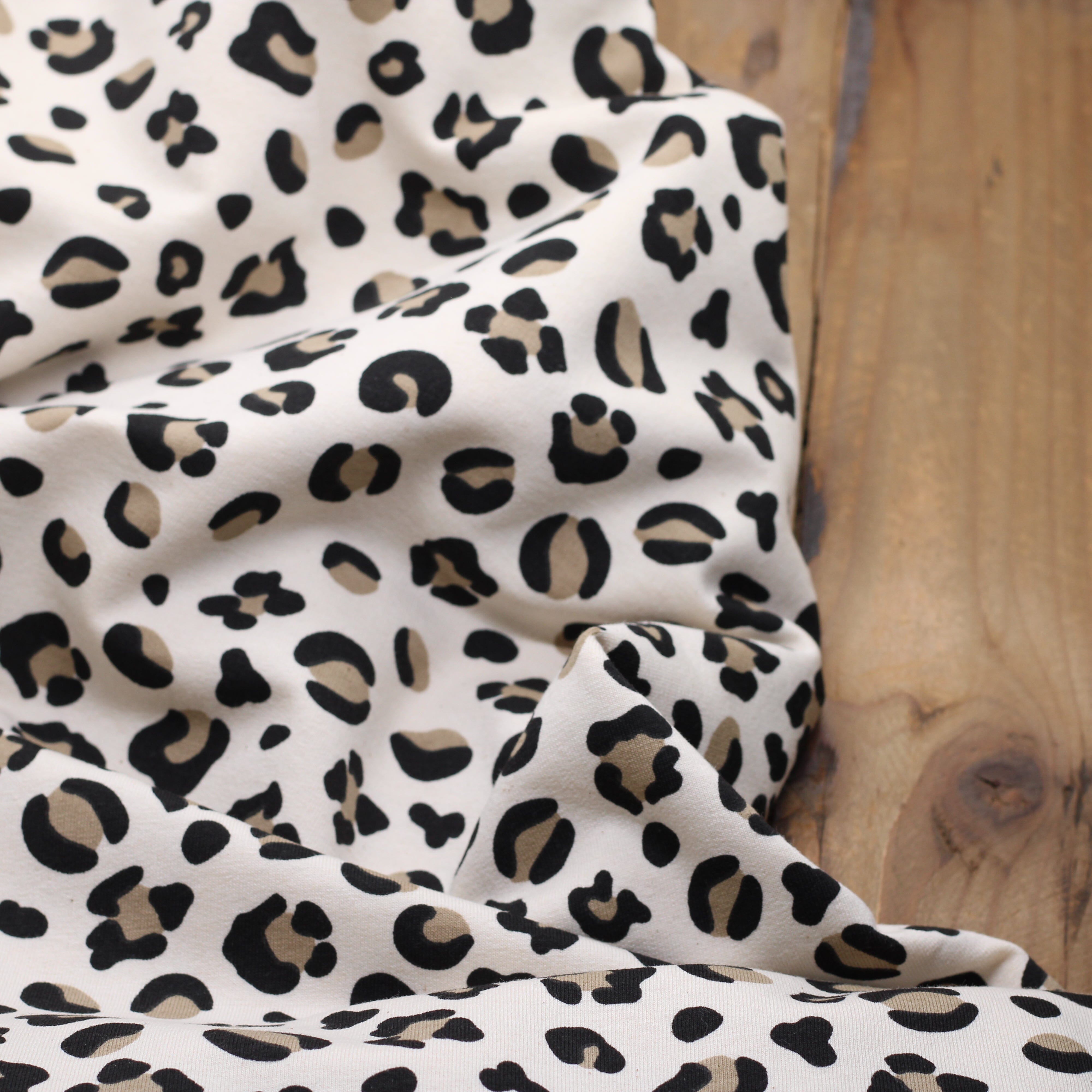 Tissu French terry - ANIMAL SKIN LEOPARD- Ecru (Vendu x10cm) Tissus POPPY Designed For You | Gaspard et Léonie Tissus en ligne et Mercerie à Toulouse