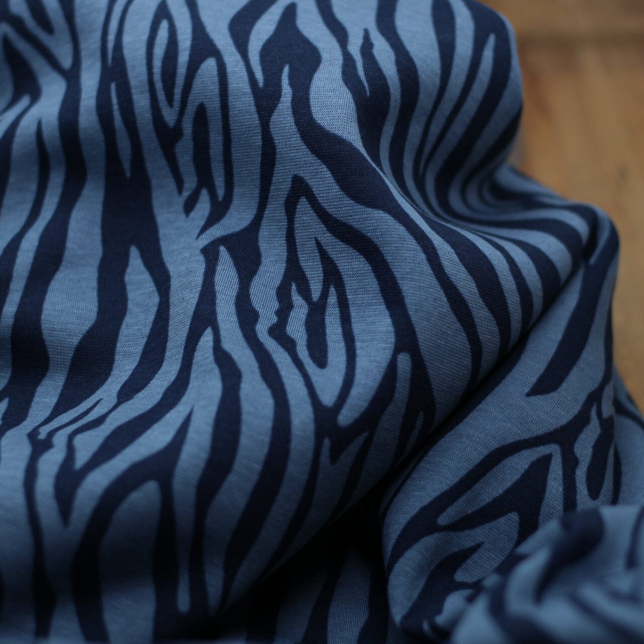 Tissu French Terry- BLUE ZEBRA - Bleu denim - Poppy Designed for You (Vendu x10cm) Tissus POPPY Designed For You | Gaspard et Léonie Tissus en ligne et Mercerie à Toulouse