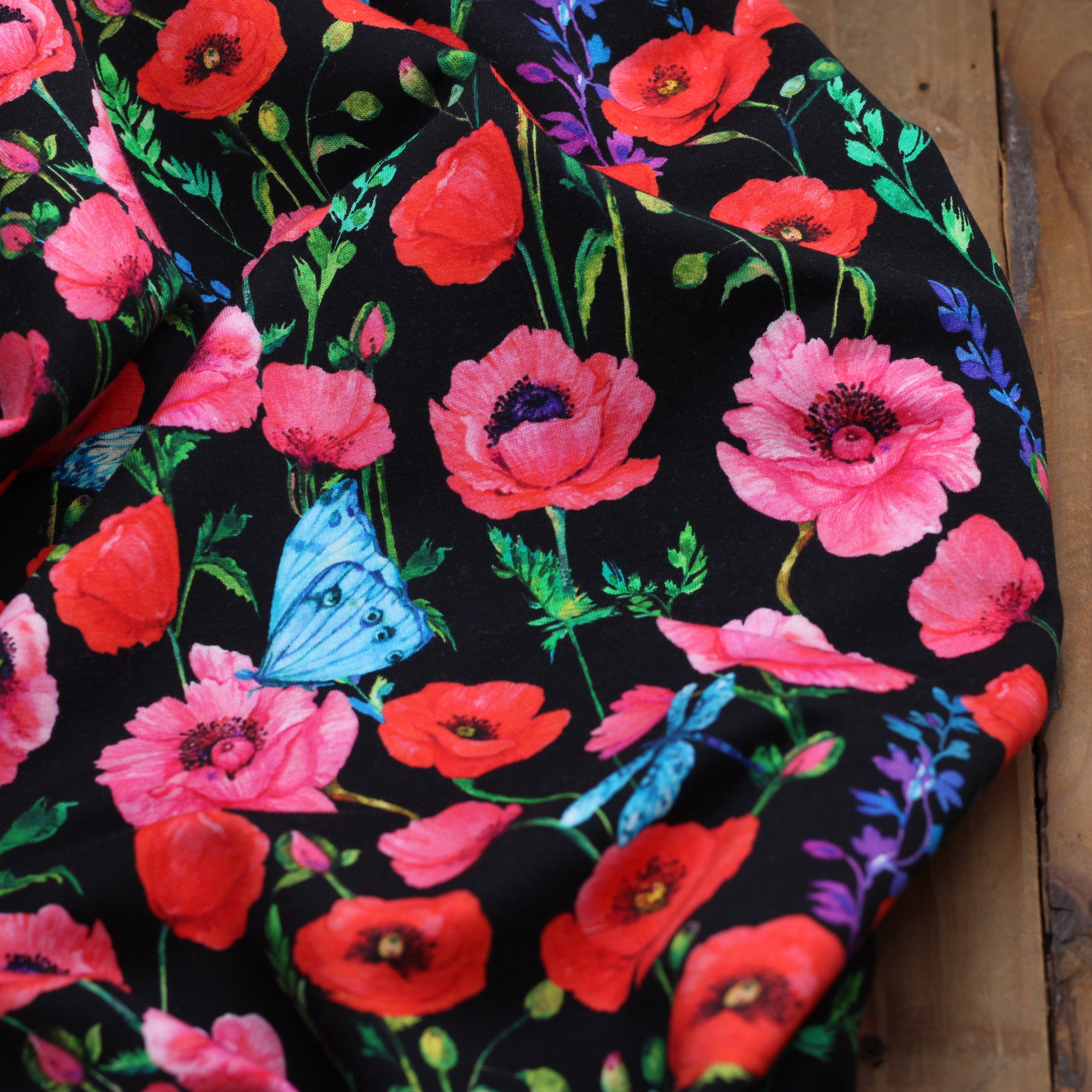 Tissu French Terry - COQUELICOTS - Noir (Vendu x10cm) Tissus POPPY Designed For You | Gaspard et Léonie Tissus en ligne et Mercerie à Toulouse