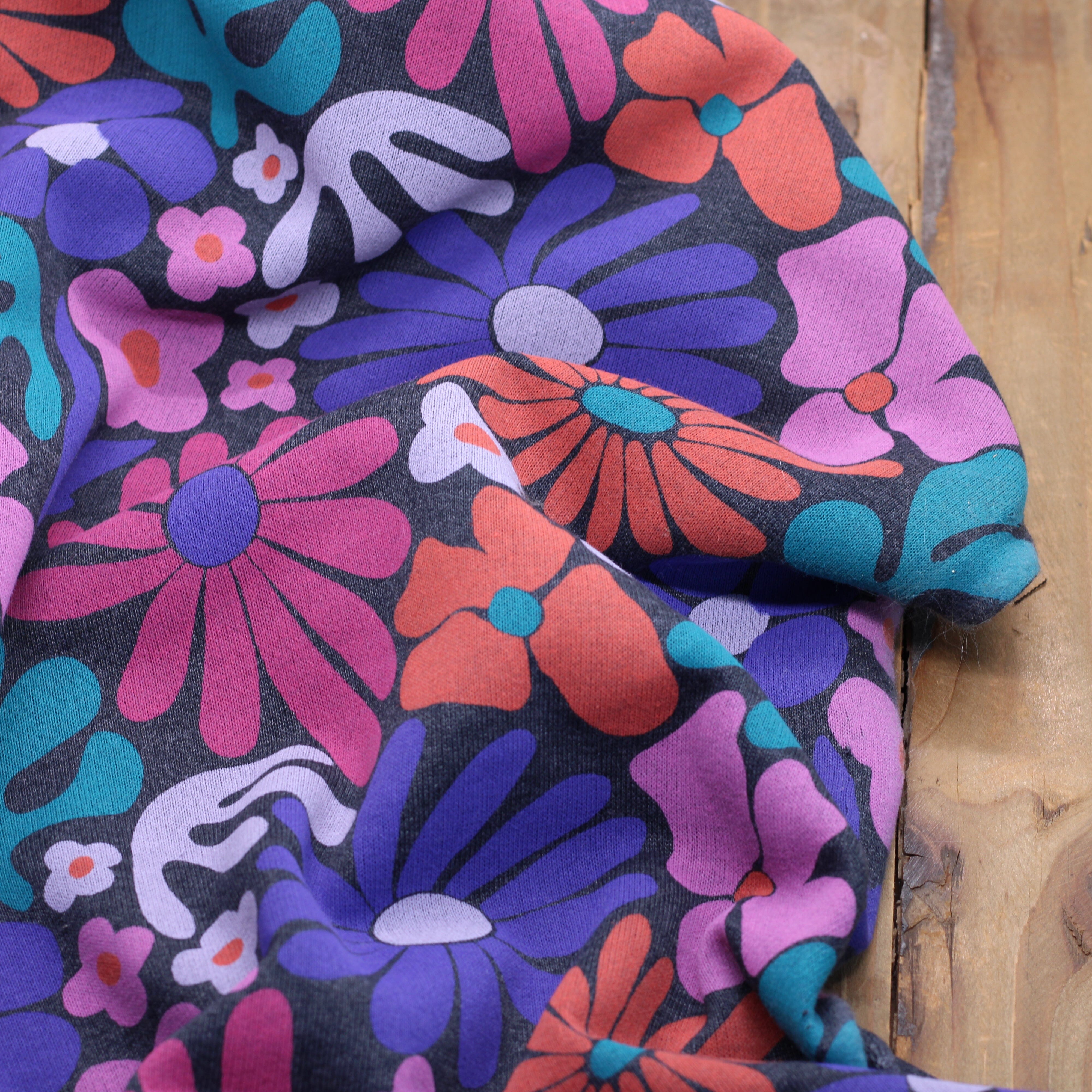 Tissu French terry - FOLK FLOWERS - Gris foncé chiné (Vendu x10cm) Tissus POPPY Designed For You | Gaspard et Léonie Tissus en ligne et Mercerie à Toulouse