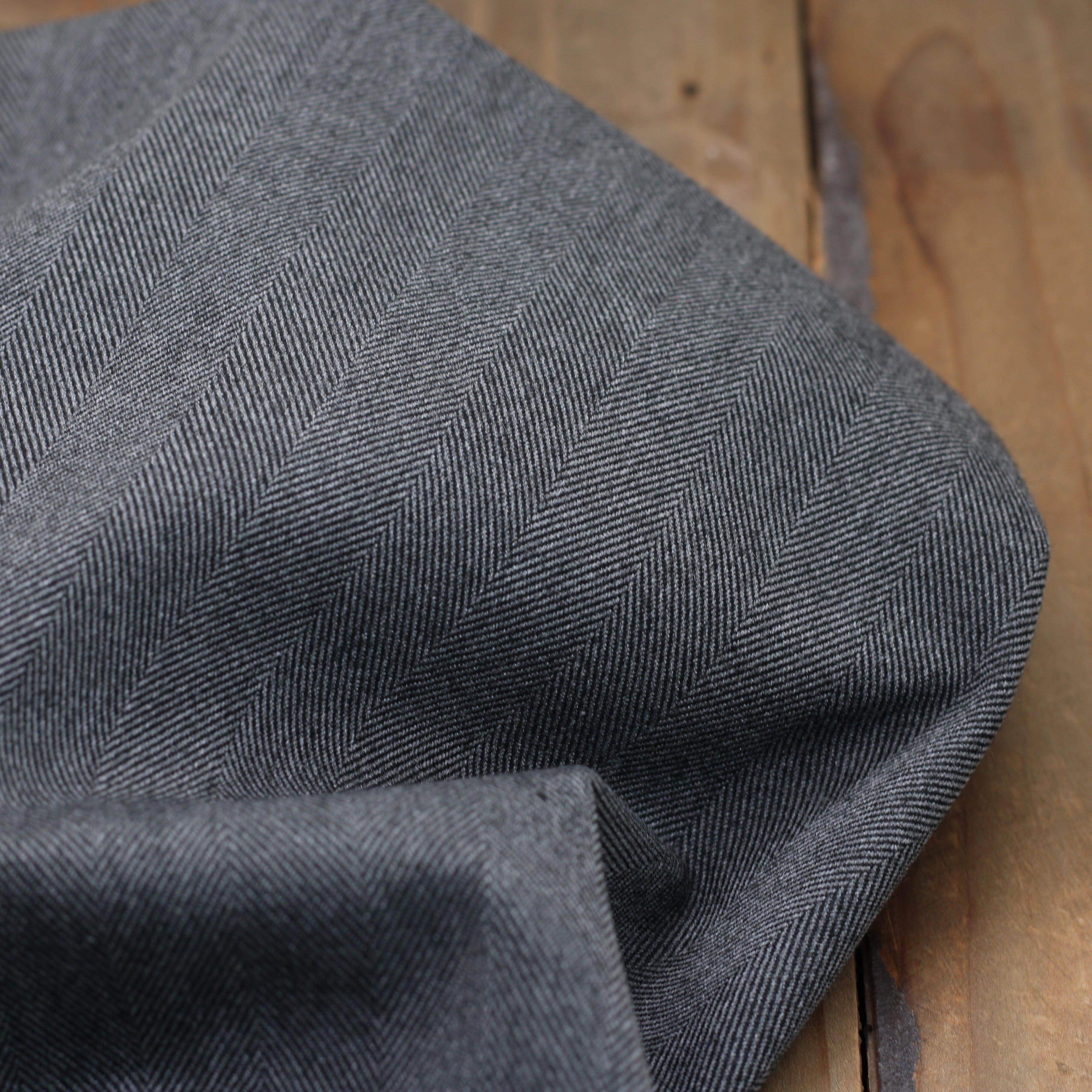 Tissu Herringbone 15MM Stretch - Gris (vendu x10cm) Tissus Sélection Gaspard & Léonie | Gaspard et Léonie Tissus en ligne et Mercerie à Toulouse