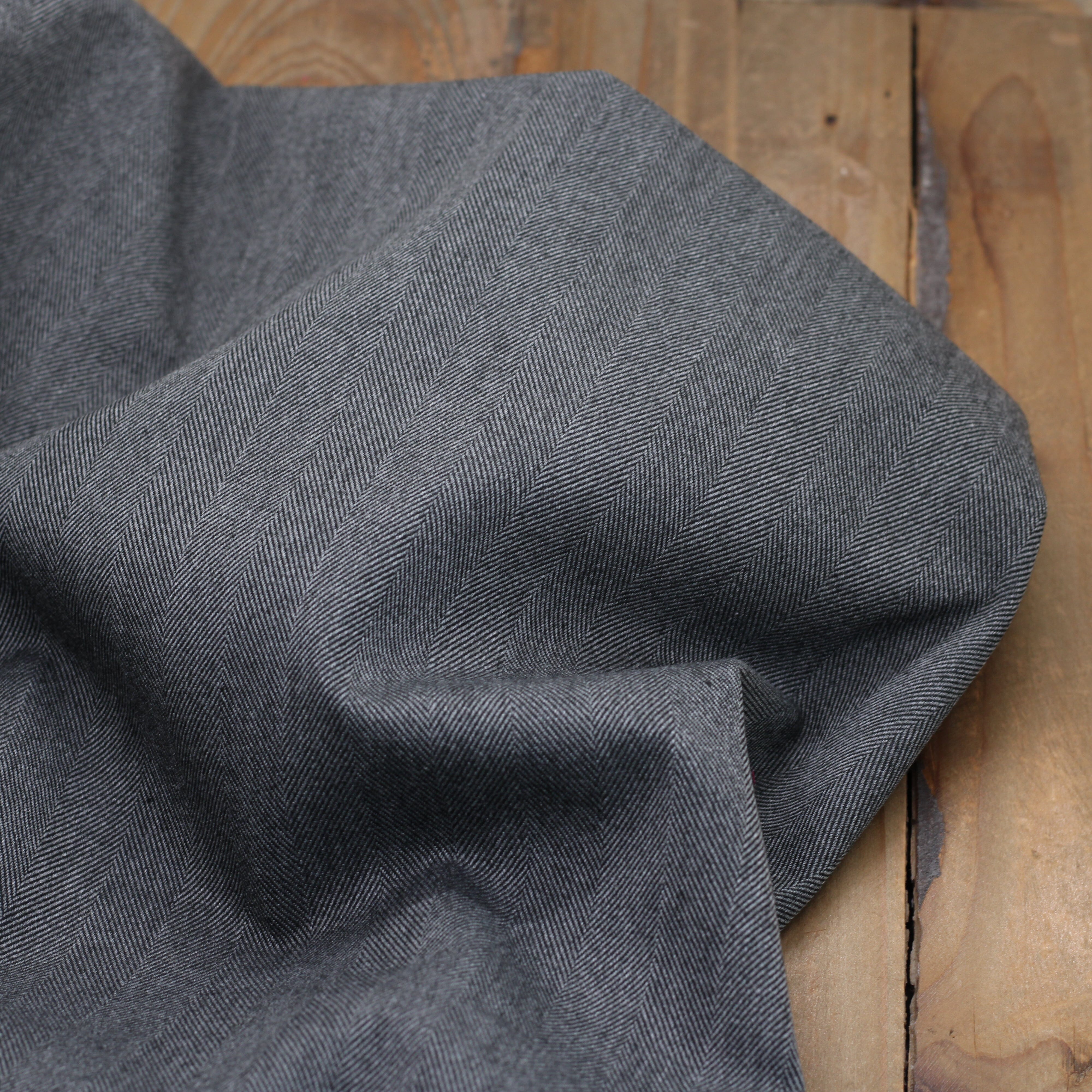 Tissu Herringbone 15MM Stretch - Gris (vendu x10cm) Tissus Sélection Gaspard & Léonie | Gaspard et Léonie Tissus en ligne et Mercerie à Toulouse
