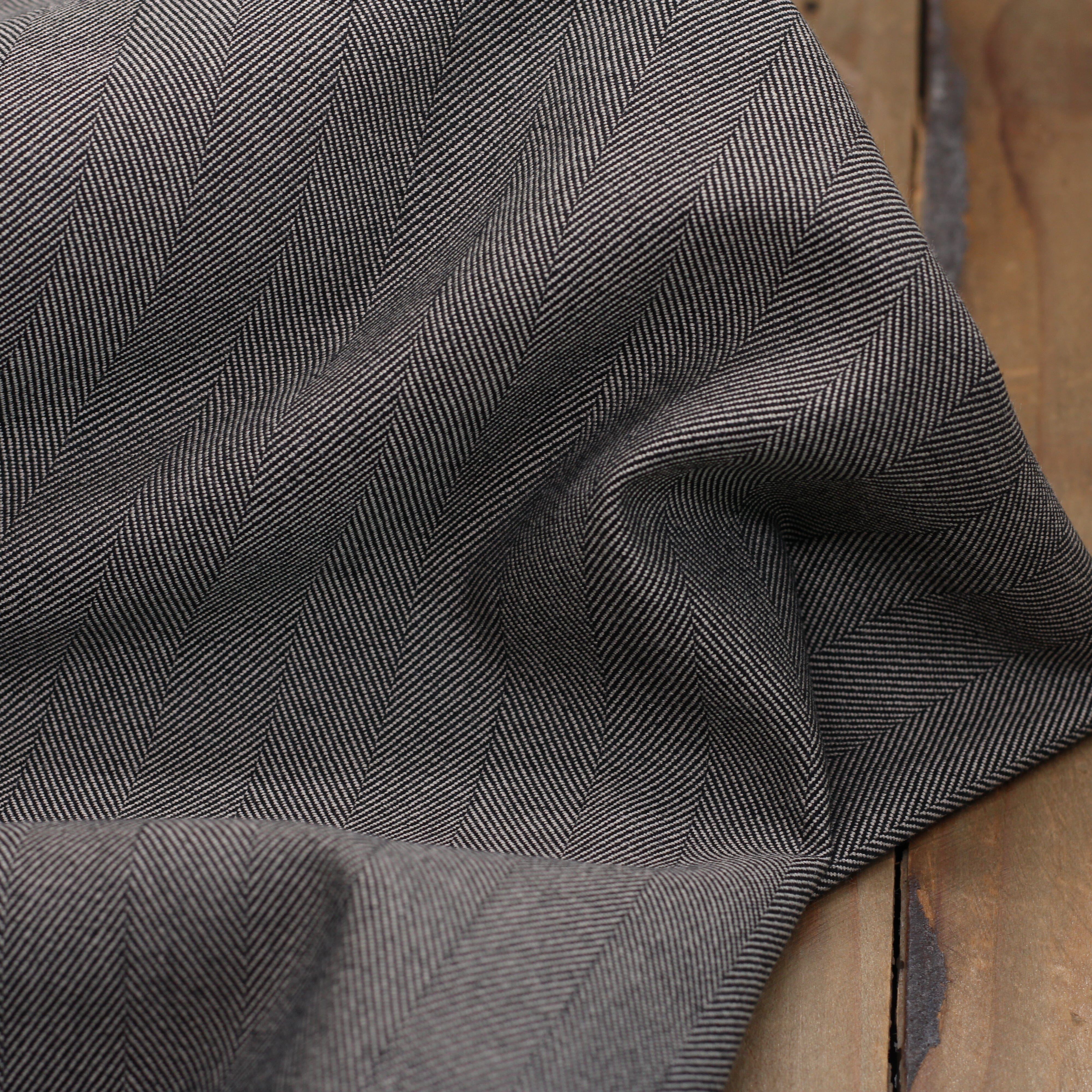 Tissu Herringbone Stretch - Beige (vendu x10cm) Tissus Sélection Gaspard & Léonie | Gaspard et Léonie Tissus en ligne et Mercerie à Toulouse