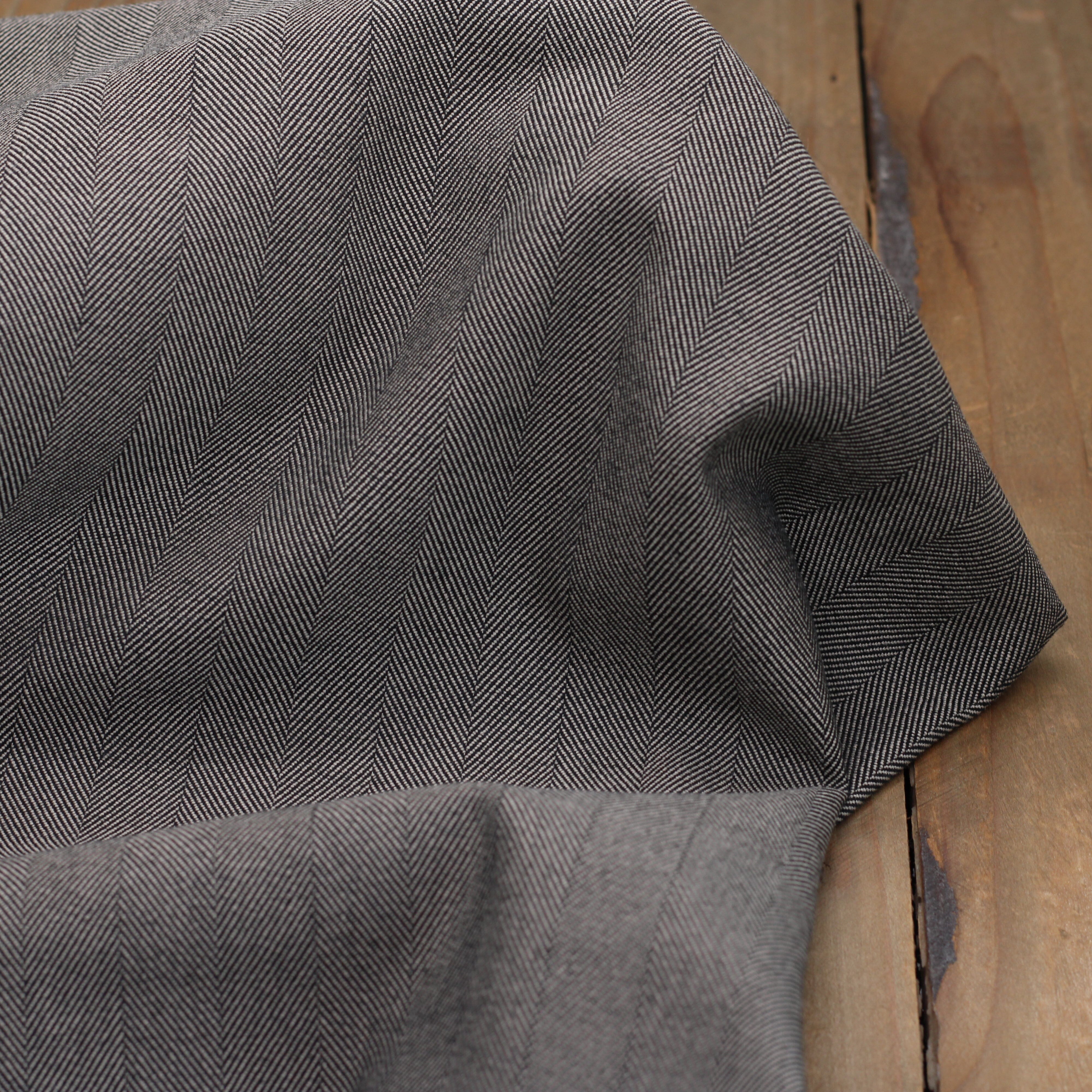 Tissu Herringbone Stretch - Beige (vendu x10cm) Tissus Sélection Gaspard & Léonie | Gaspard et Léonie Tissus en ligne et Mercerie à Toulouse