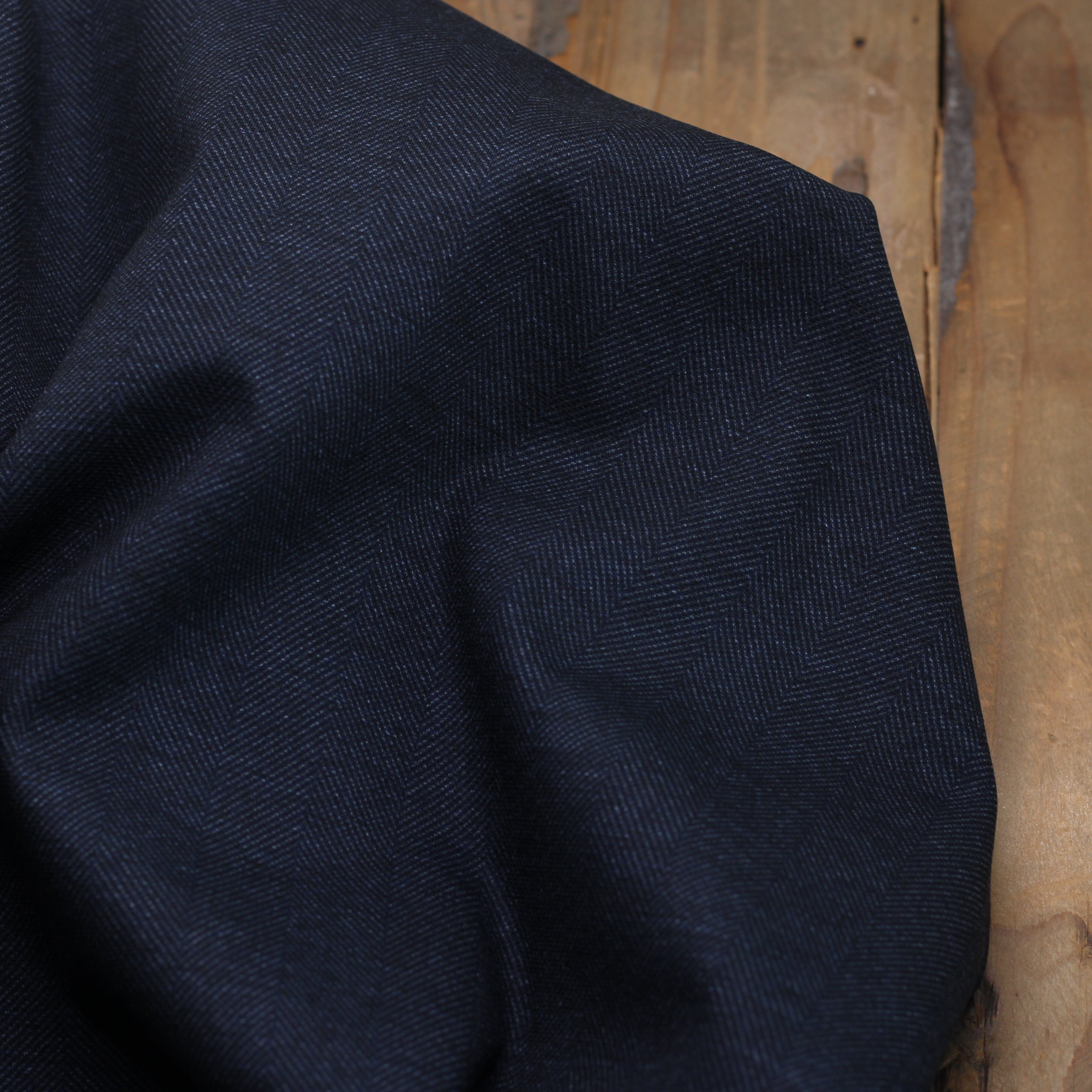 Tissu Herringbone Stretch - Marine foncé (vendu x10cm) Tissus Sélection Gaspard & Léonie | Gaspard et Léonie Tissus en ligne et Mercerie à Toulouse
