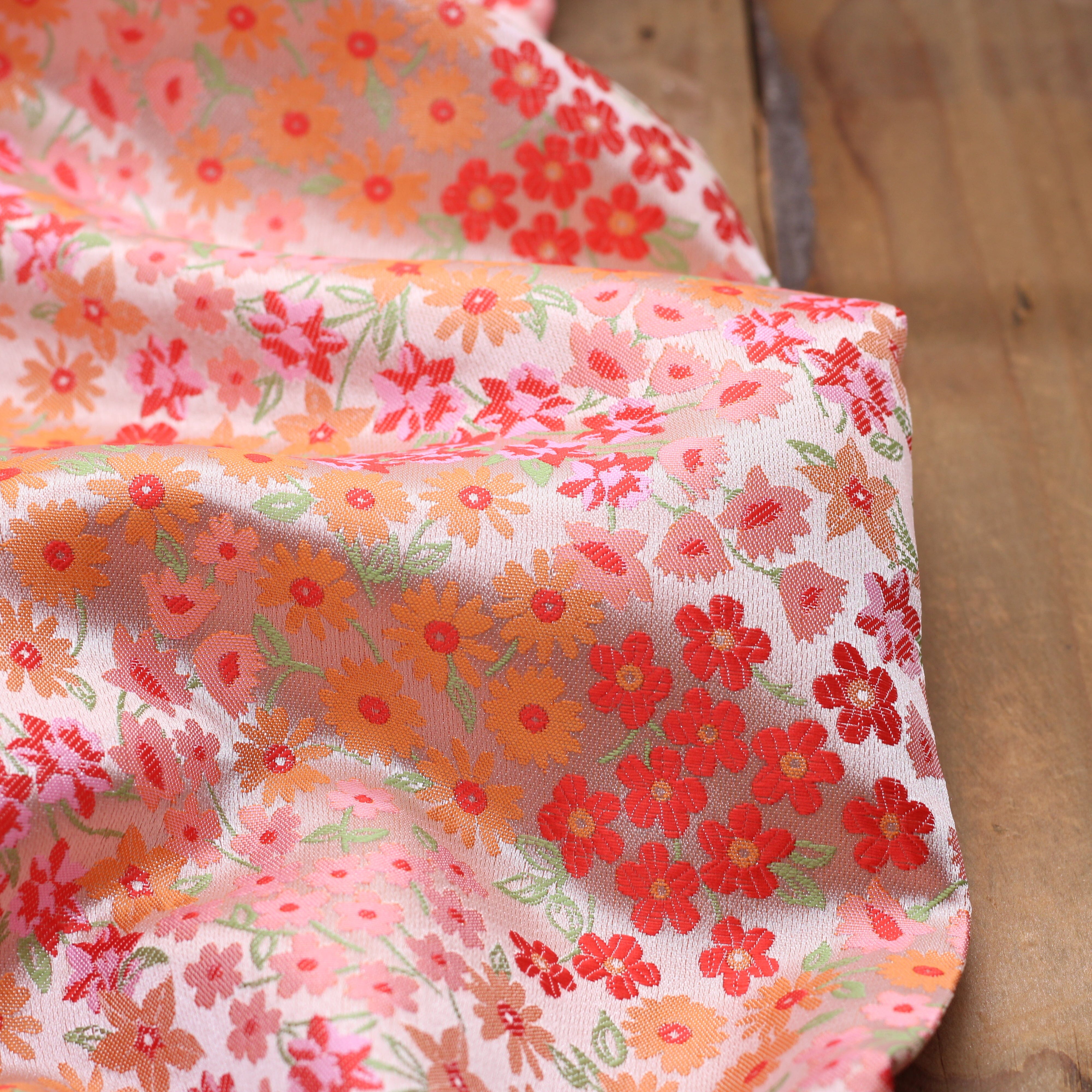 Tissu Jacquard Lurex FLEURI - Saumon (Vendu x10cm) Tissus Sélection Gaspard & Léonie | Gaspard et Léonie Tissus en ligne et Mercerie à Toulouse