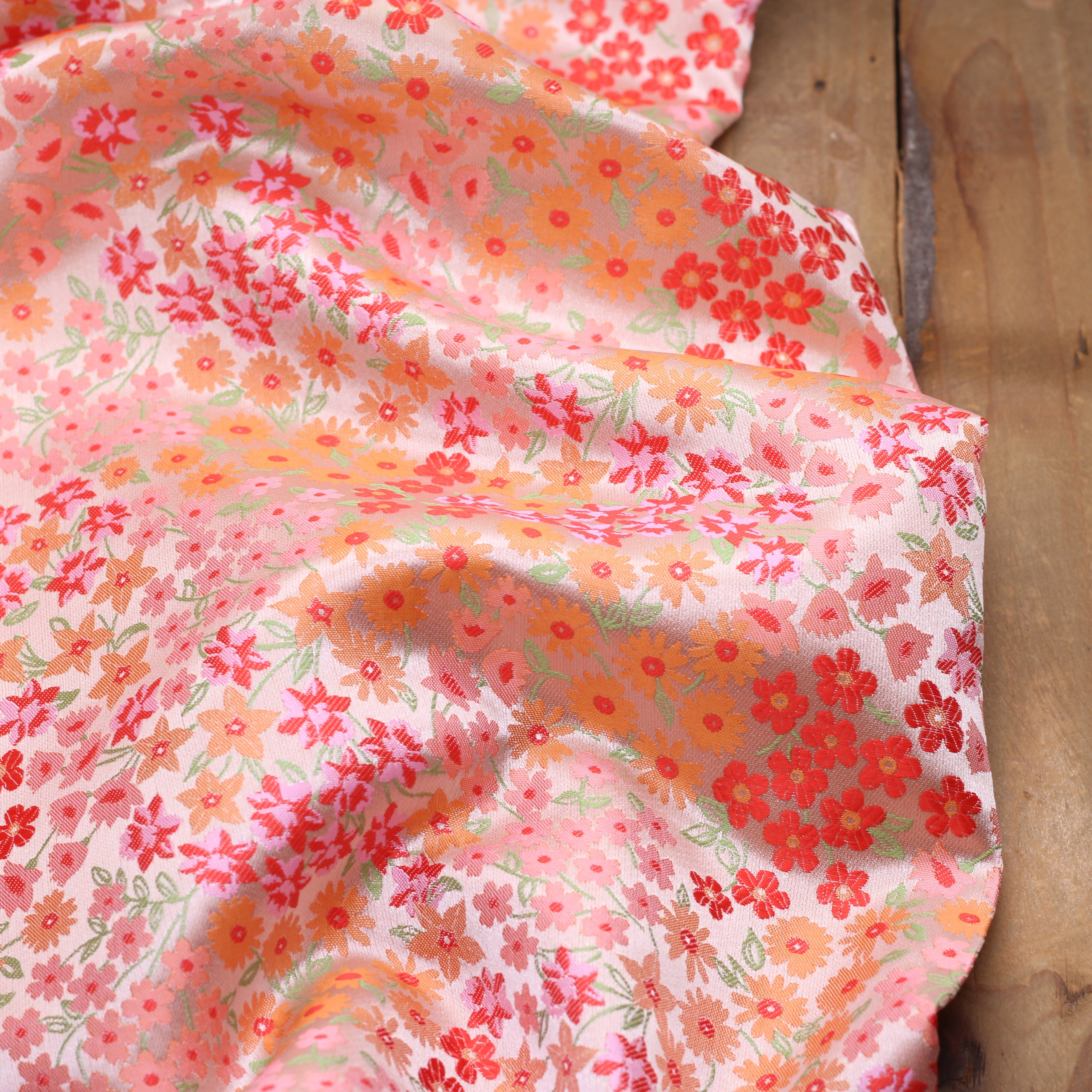 Tissu Jacquard Lurex FLEURI - Saumon (Vendu x10cm) Tissus Sélection Gaspard & Léonie | Gaspard et Léonie Tissus en ligne et Mercerie à Toulouse