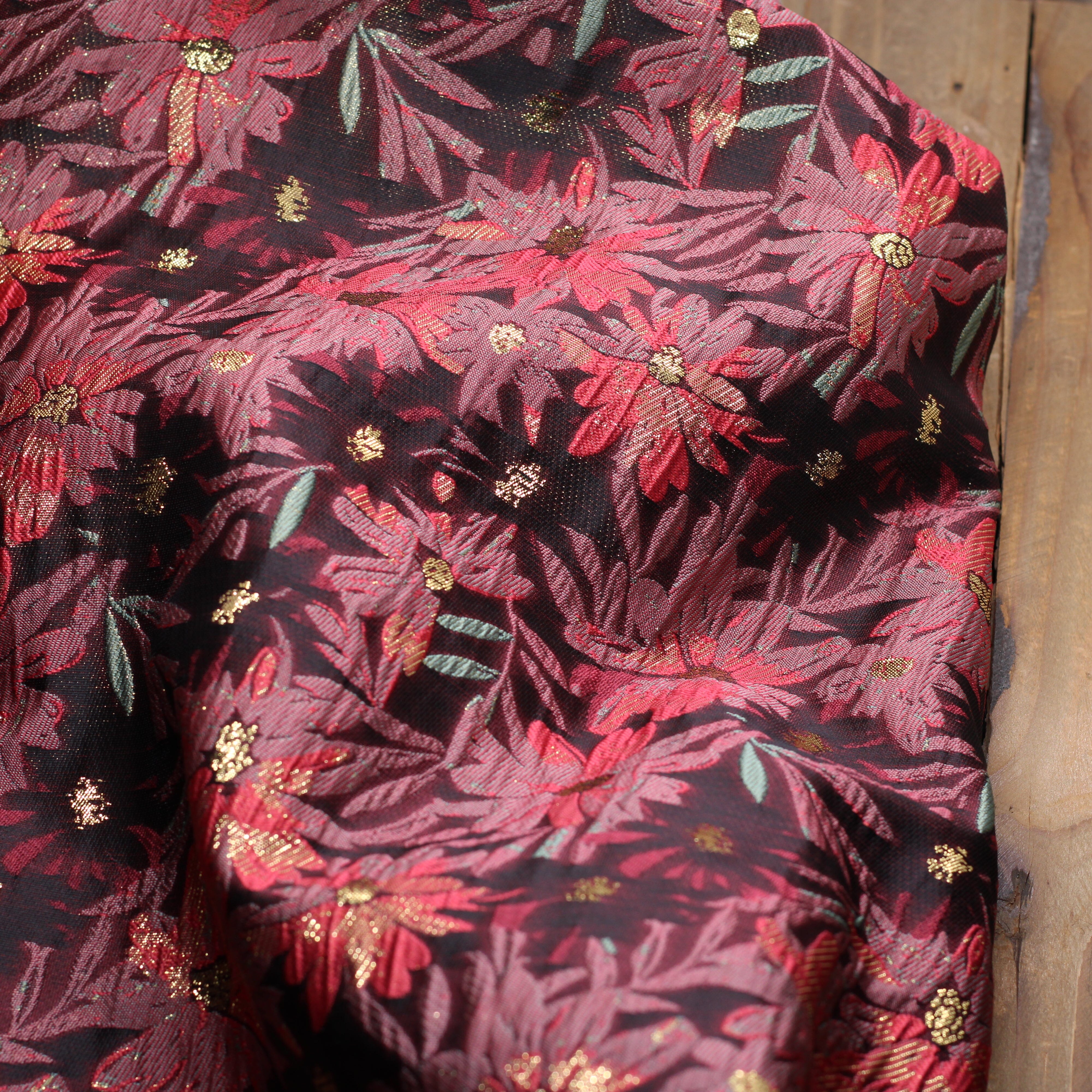 Tissu Jacquard Lurex FLOWERS - Corail/Bordeaux (Vendu x10cm) Tissus Sélection Gaspard & Léonie | Gaspard et Léonie Tissus en ligne et Mercerie à Toulouse