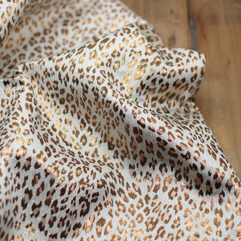 Tissu Jacquard Lurex Léopard - Crème cuivré (Vendu x10cm) Tissus Sélection Gaspard & Léonie | Gaspard et Léonie Tissus en ligne et Mercerie à Toulouse