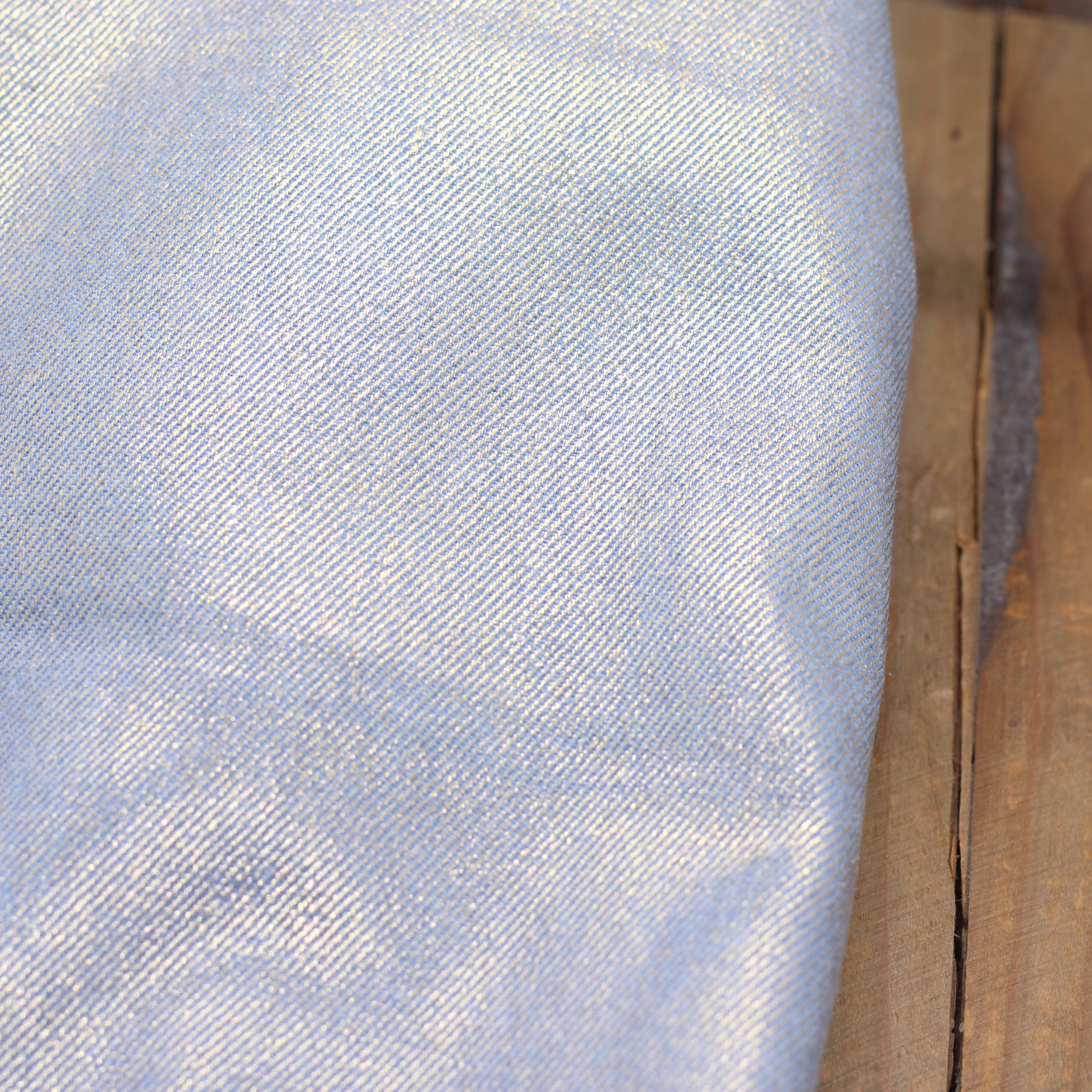 Tissu Jean 11 oz- Blau clair irisé Or Doré (Vendu x10cm) Tissus Sélection Gaspard & Léonie | Gaspard et Léonie Tissus en ligne et Mercerie à Toulouse