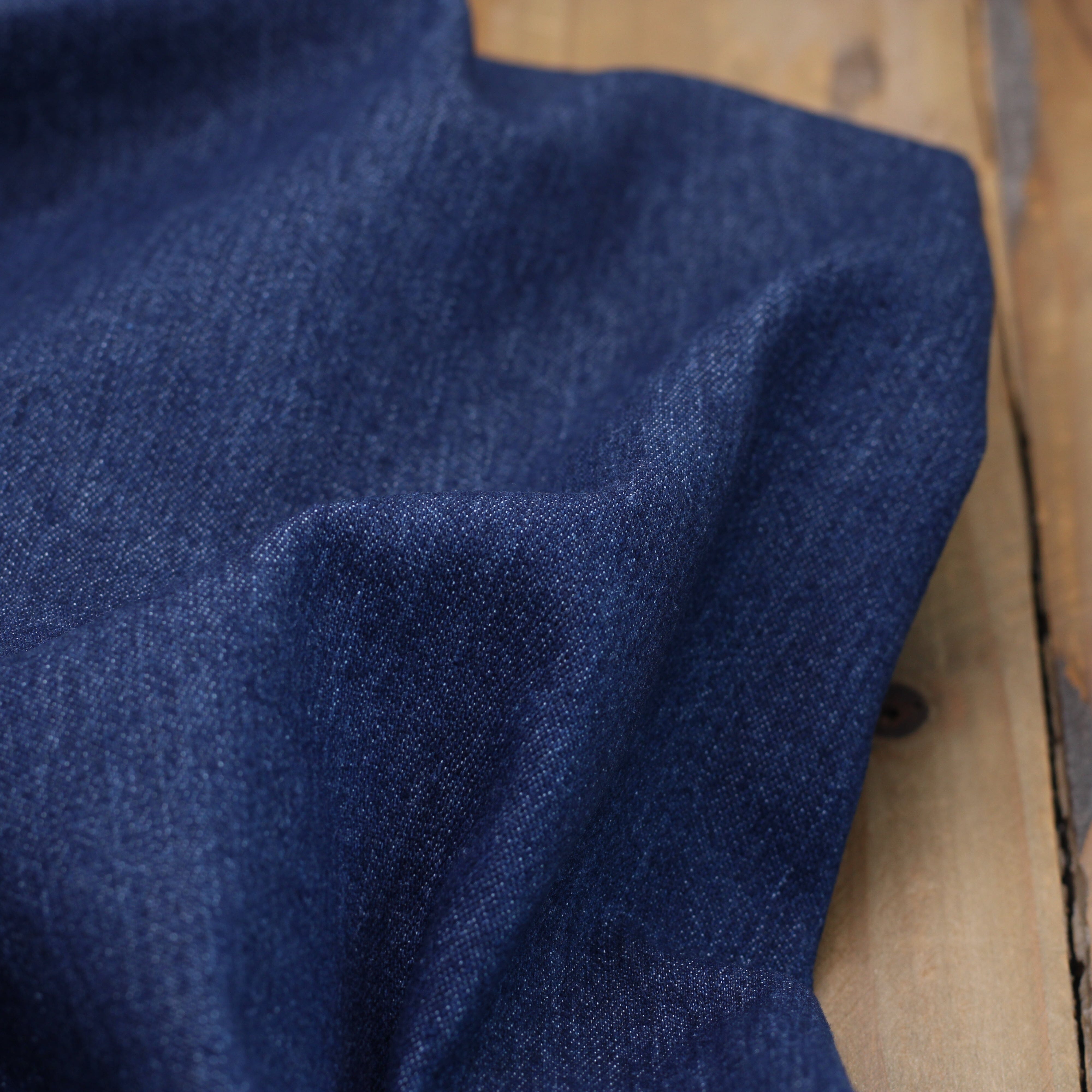 Tissu Jean denim Stretch- Bleu Brut (Vendu x10cm) Tissus Sélection Gaspard & Léonie | Gaspard et Léonie Tissus en ligne et Mercerie à Toulouse