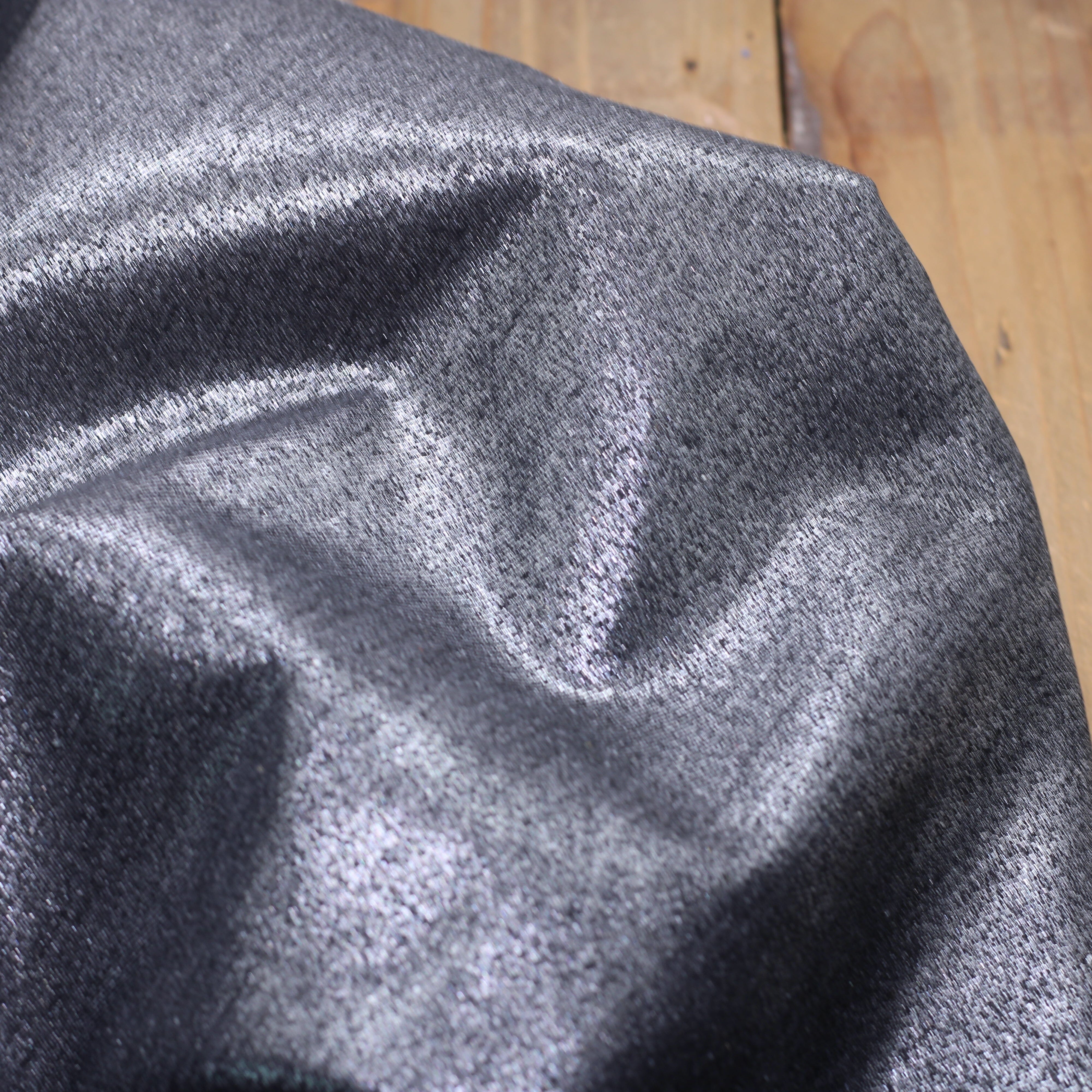Tissu Jean Stretch- Noir irisé argent (Vendu x10cm) Tissus Sélection Gaspard & Léonie | Gaspard et Léonie Tissus en ligne et Mercerie à Toulouse