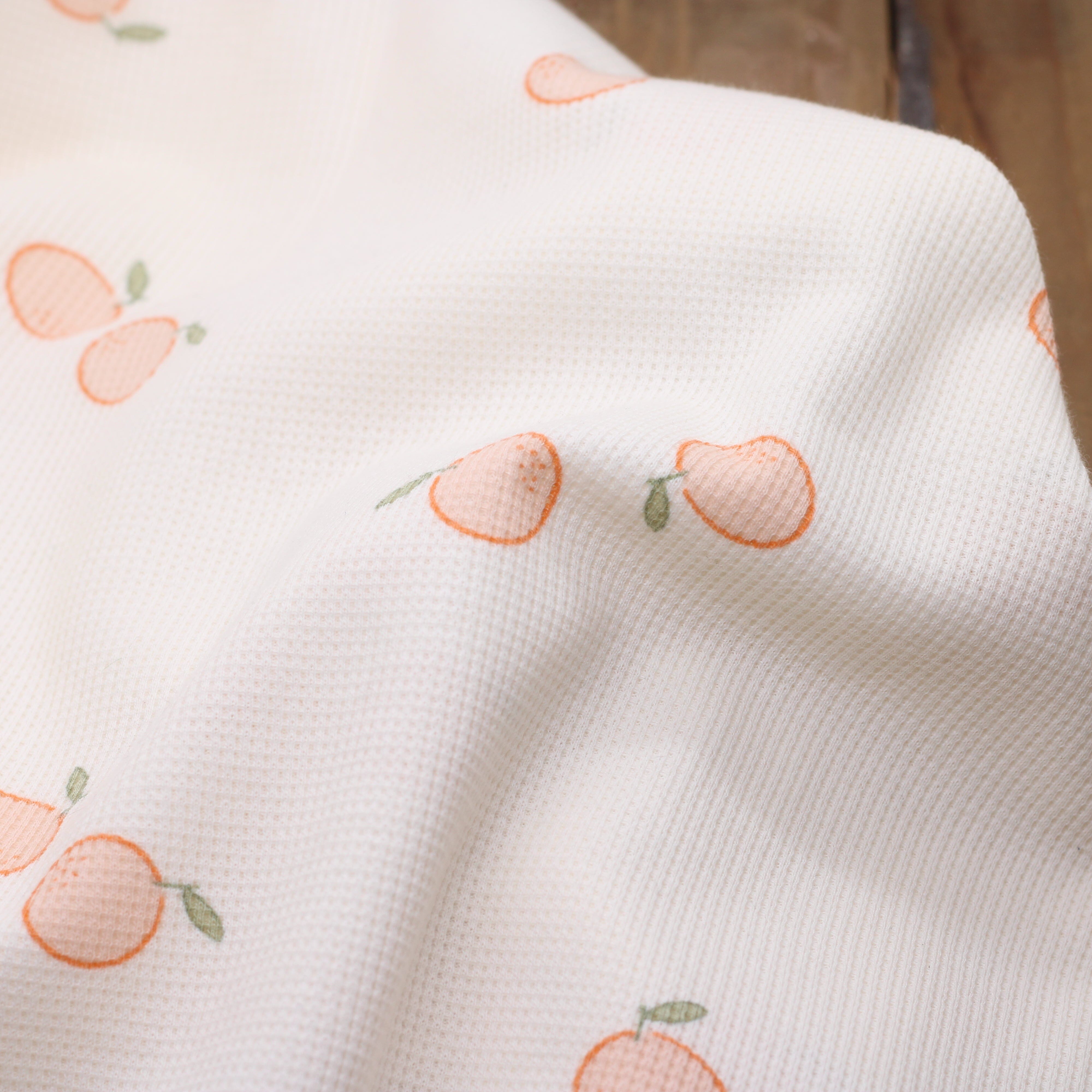 Tissu Jersey de coton gaufré- ORANGES - Ecru- POPPY DESIGNED (Vendu x10cm) Tissus POPPY Designed For You | Gaspard et Léonie Tissus en ligne et Mercerie à Toulouse