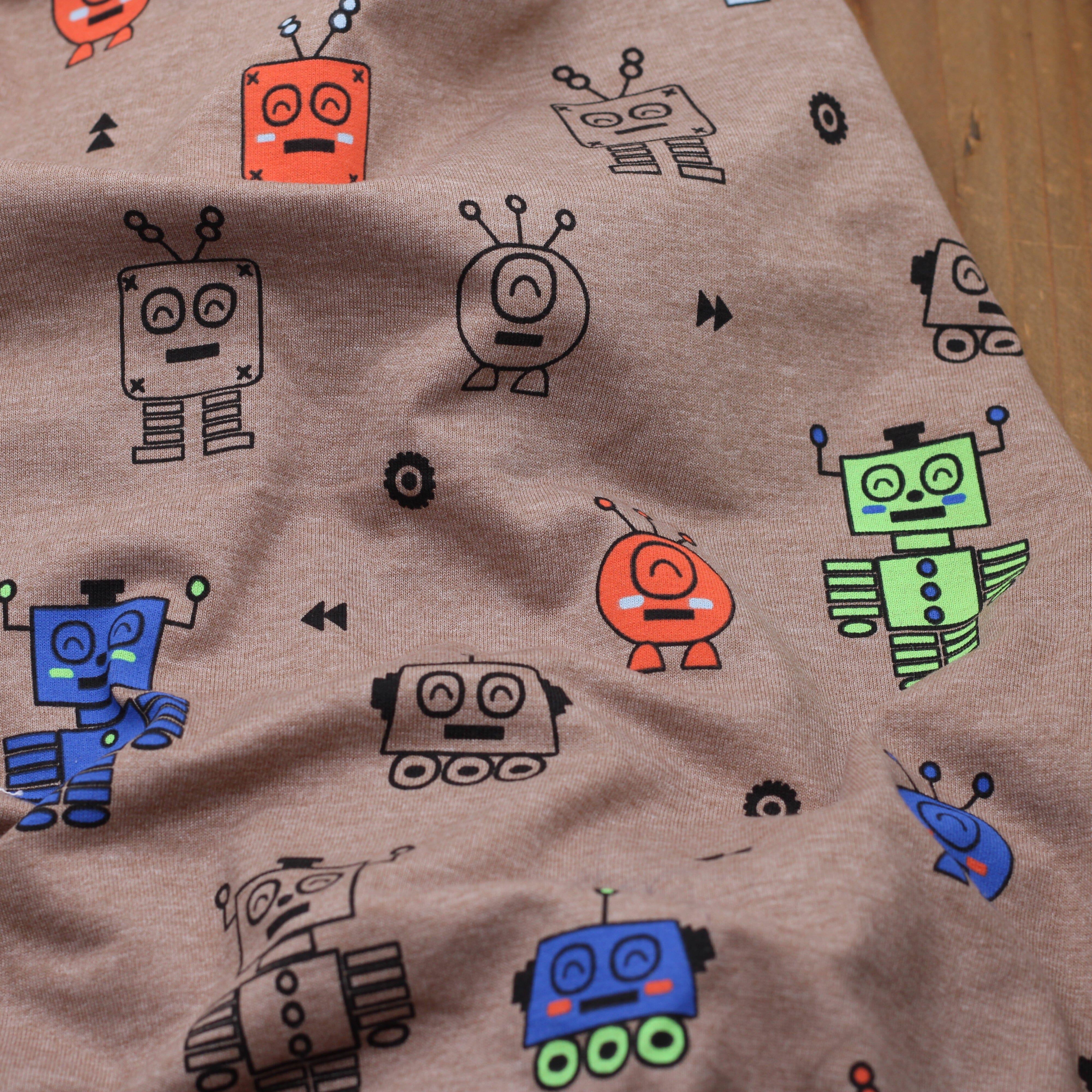 Tissu Jersey de coton - ROBOTS - Taupe - POPPY DESIGNED (Vendu x10cm) Tissus POPPY Designed For You | Gaspard et Léonie Tissus en ligne et Mercerie à Toulouse