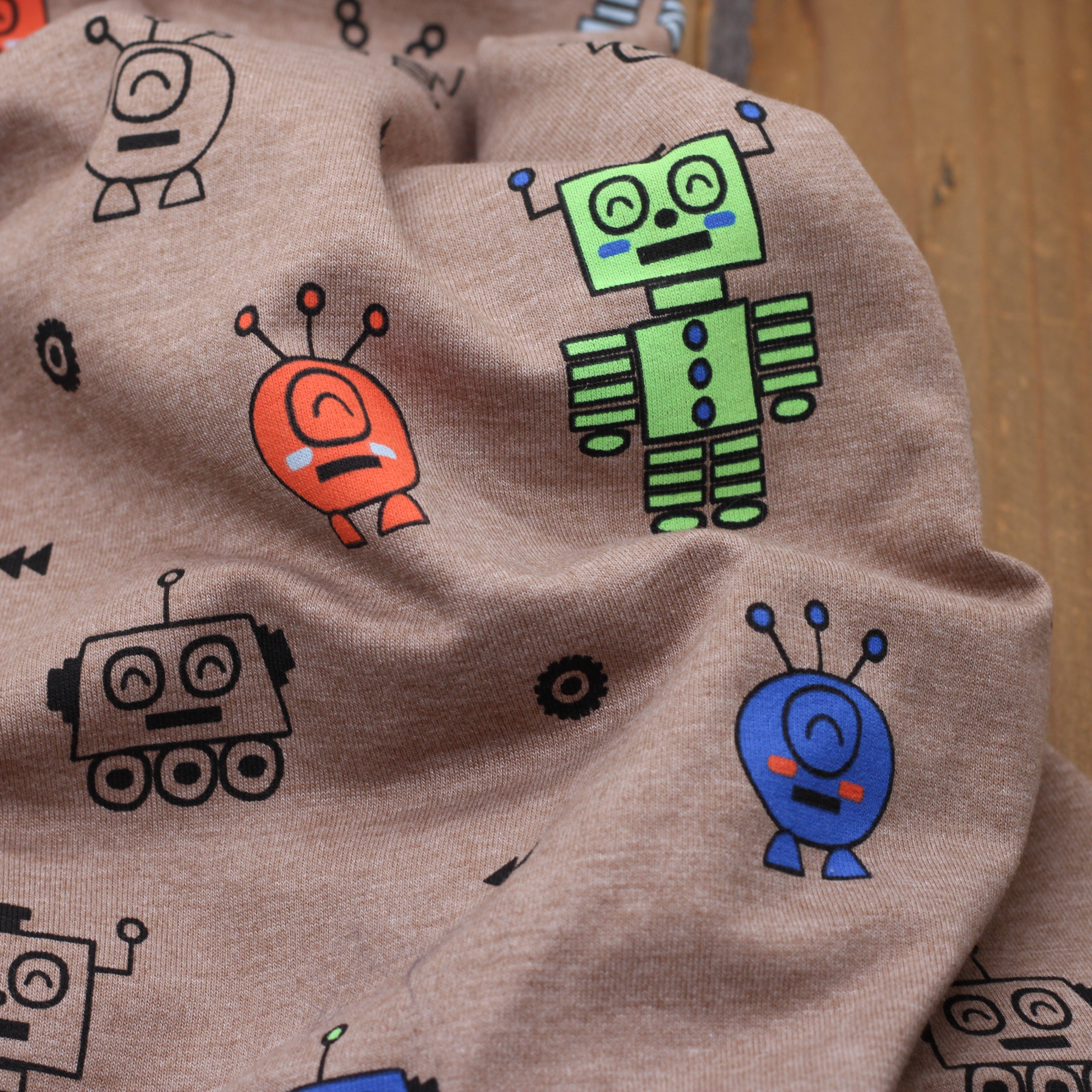 Tissu Jersey de coton - ROBOTS - Taupe - POPPY DESIGNED (Vendu x10cm) Tissus POPPY Designed For You | Gaspard et Léonie Tissus en ligne et Mercerie à Toulouse