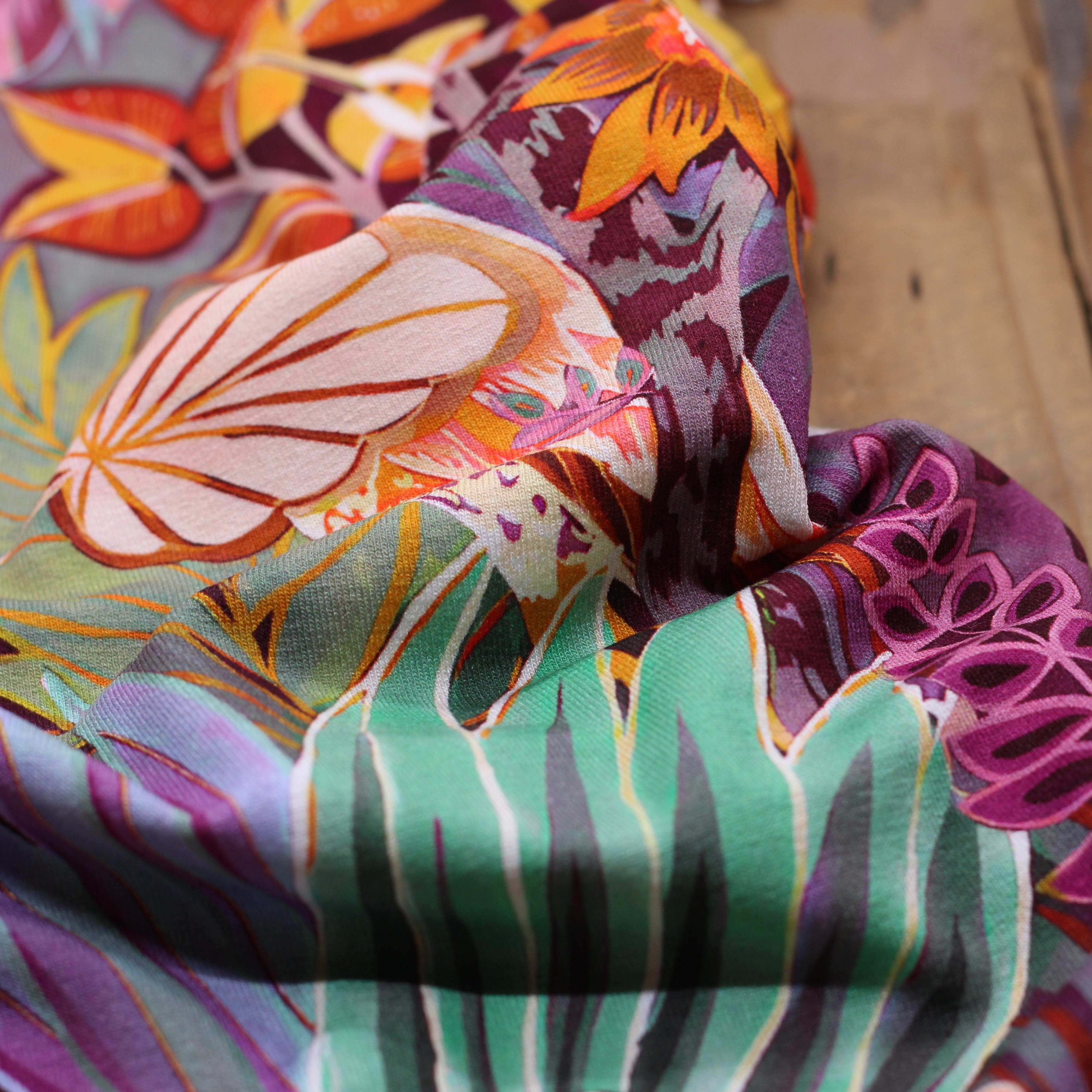 Tissu jersey de viscose PURPEL FLOWERS (Vendu x10cm) Tissus Sélection Gaspard & Léonie | Gaspard et Léonie Tissus en ligne et Mercerie à Toulouse