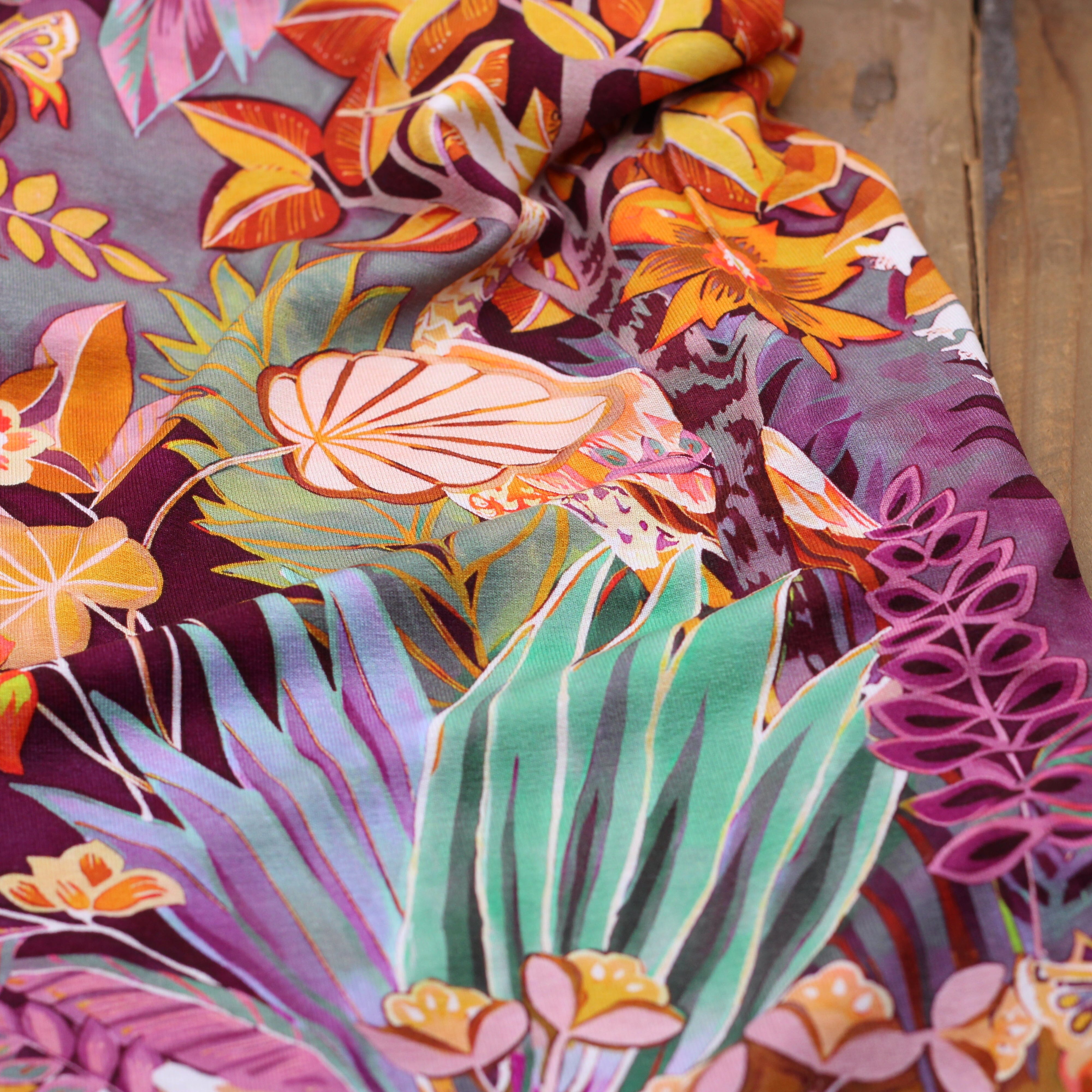 Tissu jersey de viscose PURPEL FLOWERS (Vendu x10cm) Tissus Sélection Gaspard & Léonie | Gaspard et Léonie Tissus en ligne et Mercerie à Toulouse