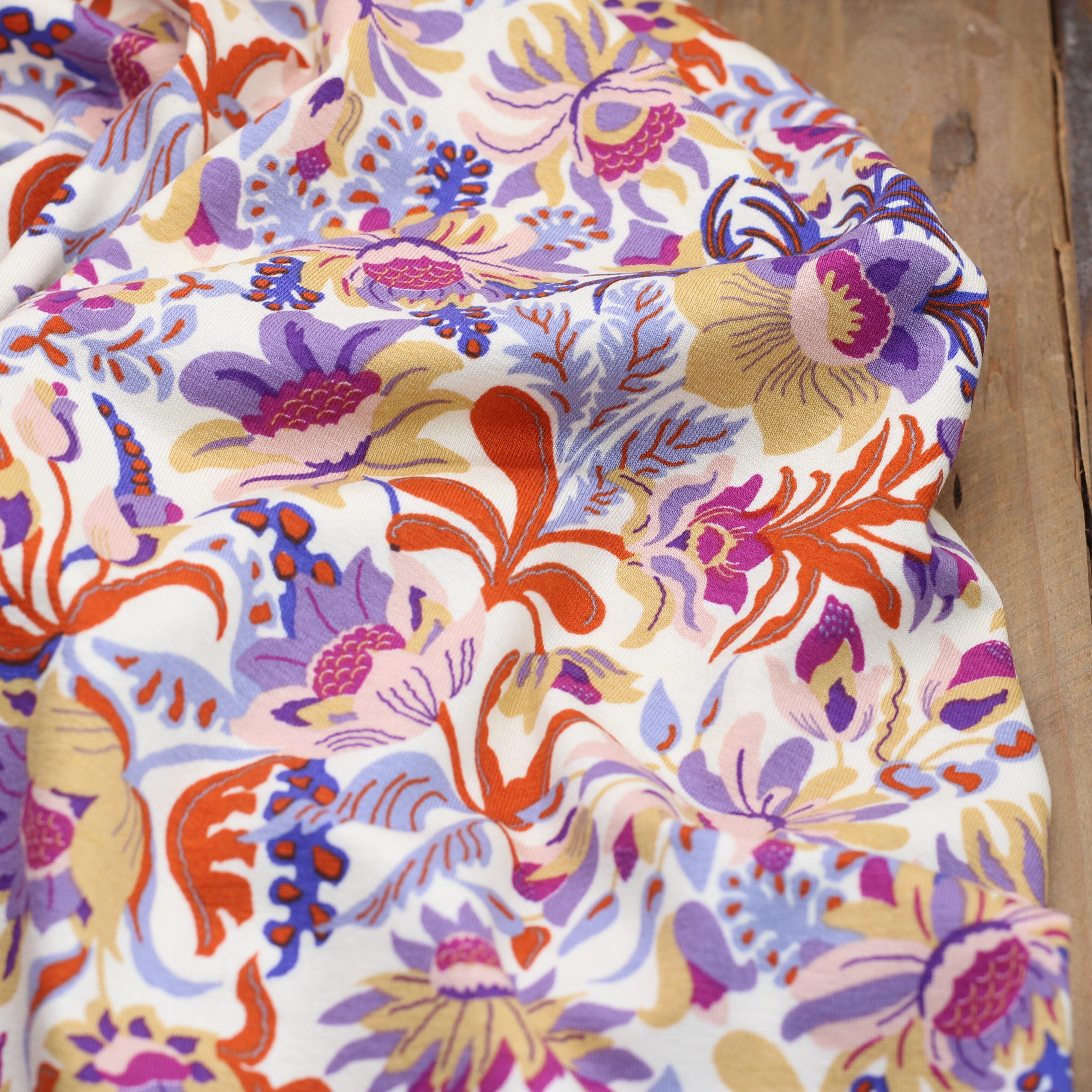 Tissu jersey de viscose - PURPLE RIGHTS- Ecru (Vendu x10cm) Tissus katia Fabrics | Gaspard et Léonie Tissus en ligne et Mercerie à Toulouse