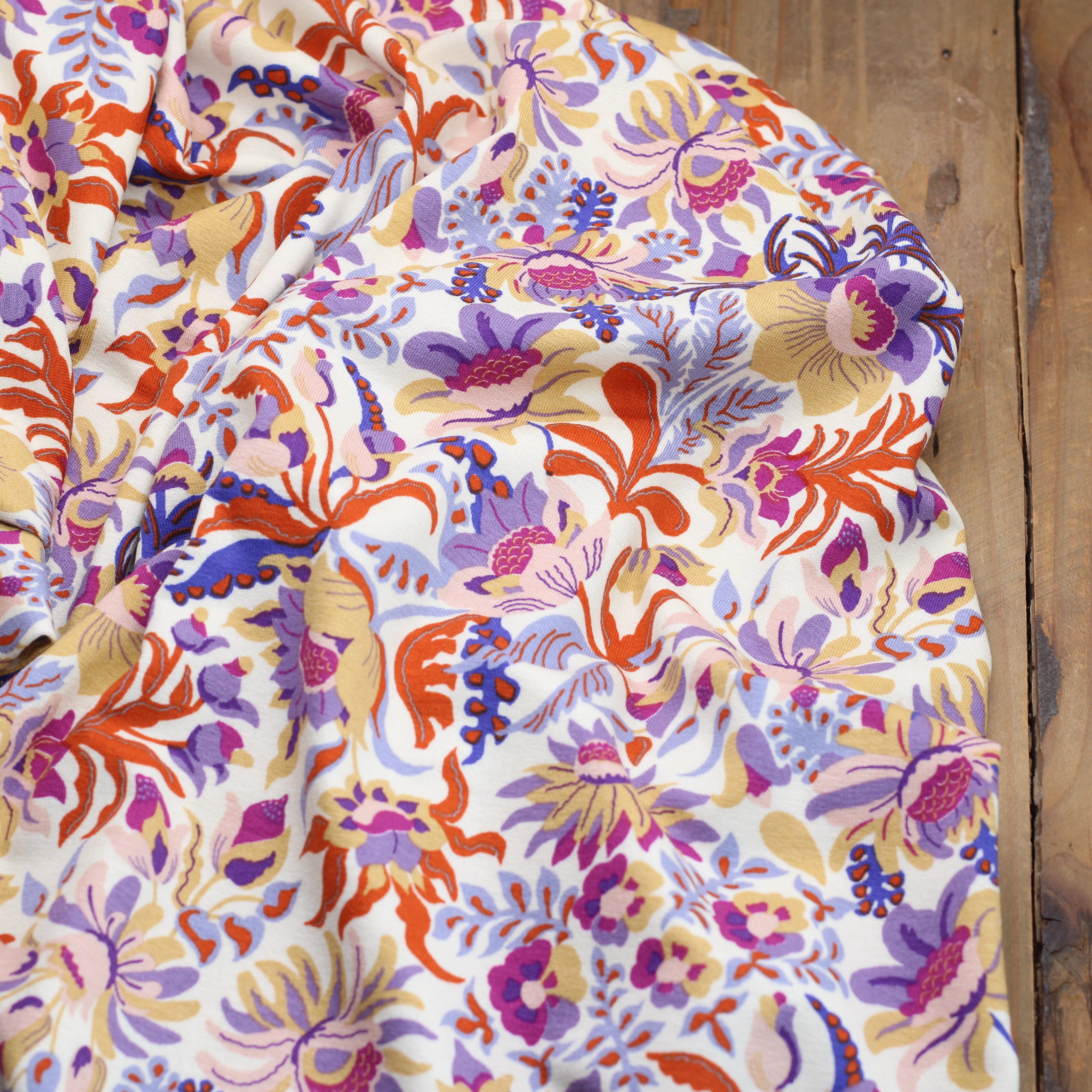 Tissu jersey de viscose - PURPLE RIGHTS- Ecru (Vendu x10cm) Tissus katia Fabrics | Gaspard et Léonie Tissus en ligne et Mercerie à Toulouse