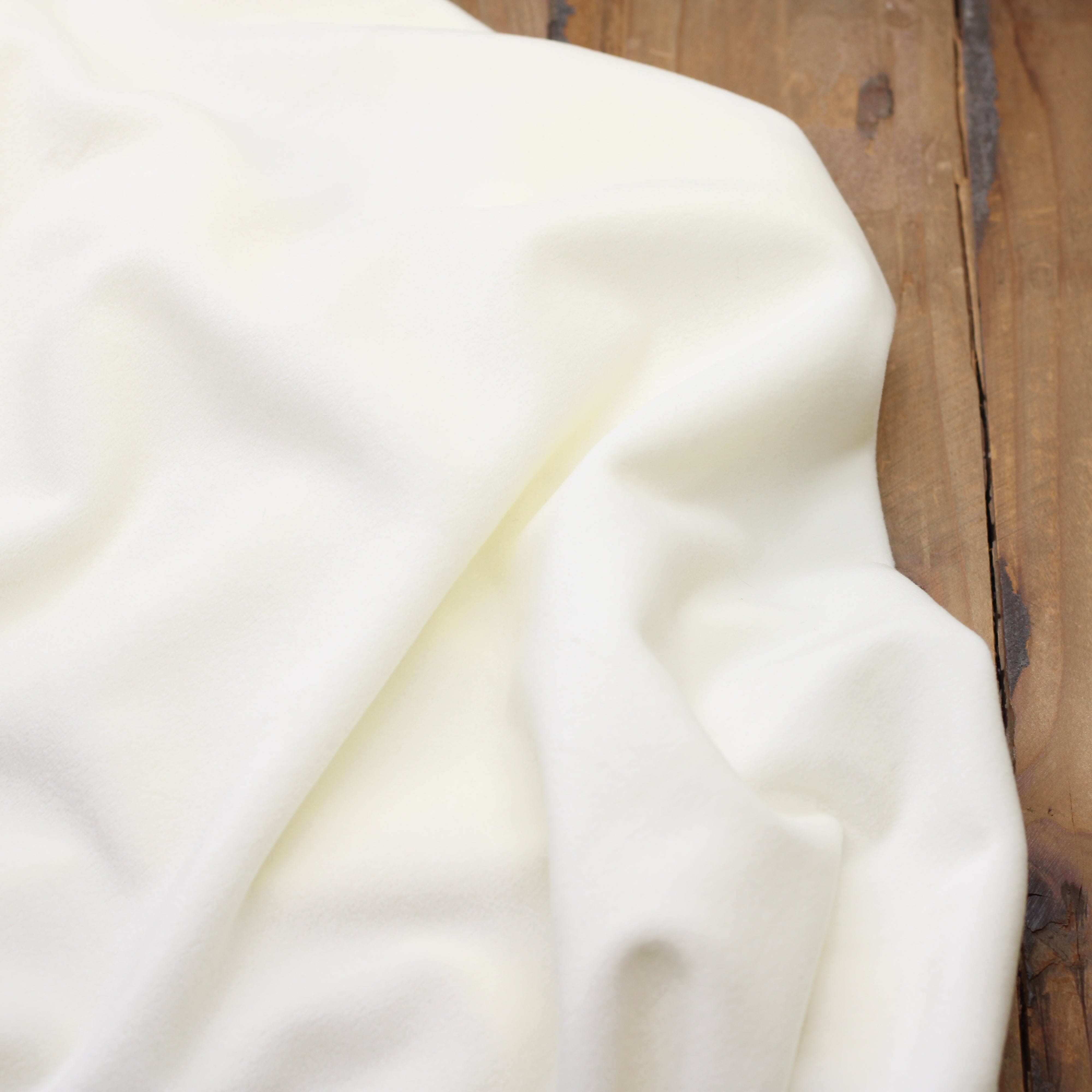 Tissu Jersey velours Ras - Ecru (Vendu x10cm) Tissus Sélection Gaspard & Léonie | Gaspard et Léonie Tissus en ligne et Mercerie à Toulouse