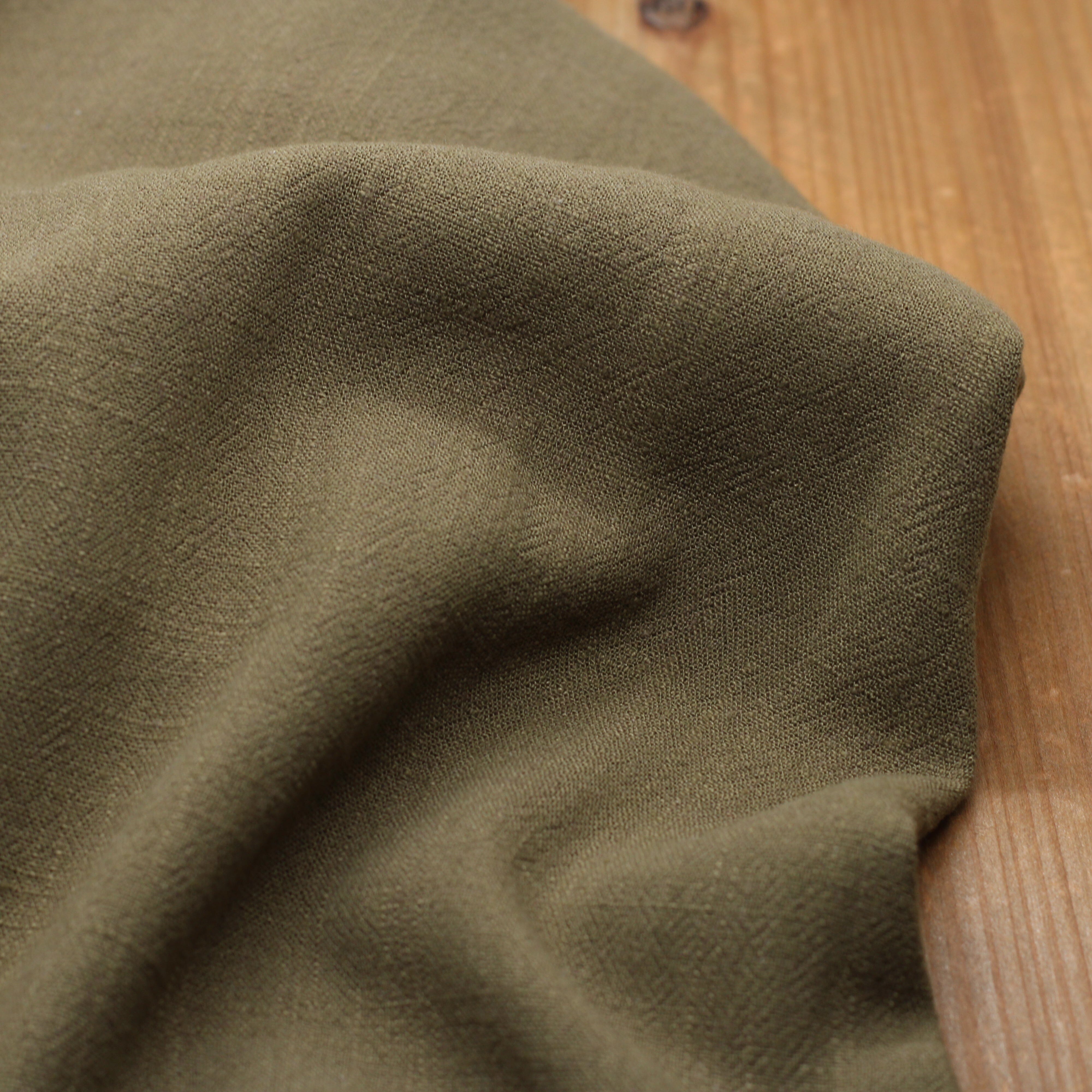 Tissu Lin Viscose Uni - Vert Kaki (Vendu x10cm) Tissus Sélection Gaspard & Léonie | Gaspard et Léonie Tissus en ligne et Mercerie à Toulouse