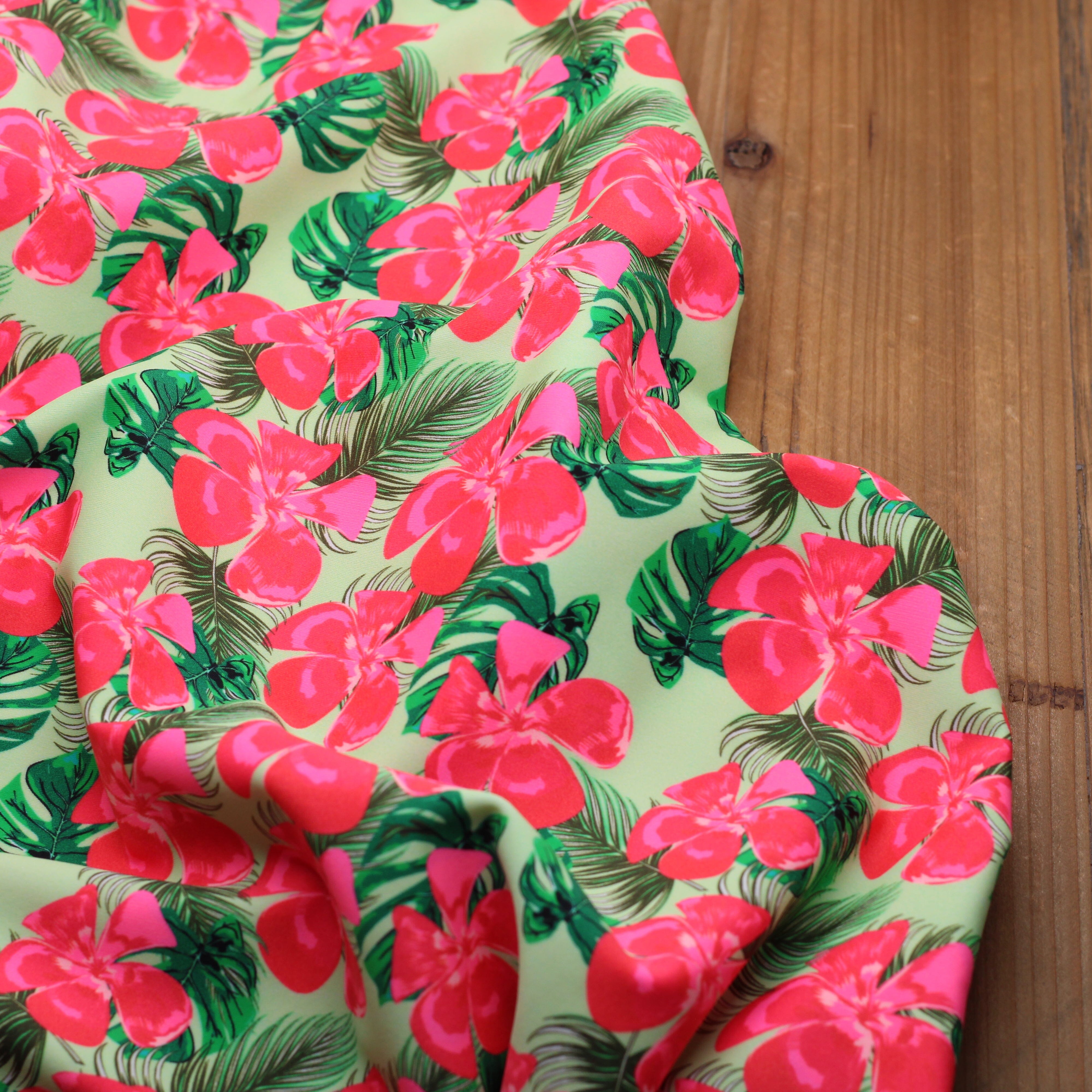 Tissu Lycra Maillot de Bain Imprimé - TROPICAL FLOWERS - Vert lime (vendu x10cm) Tissus Sélection Gaspard & Léonie | Gaspard et Léonie Tissus en ligne et Mercerie à Toulouse
