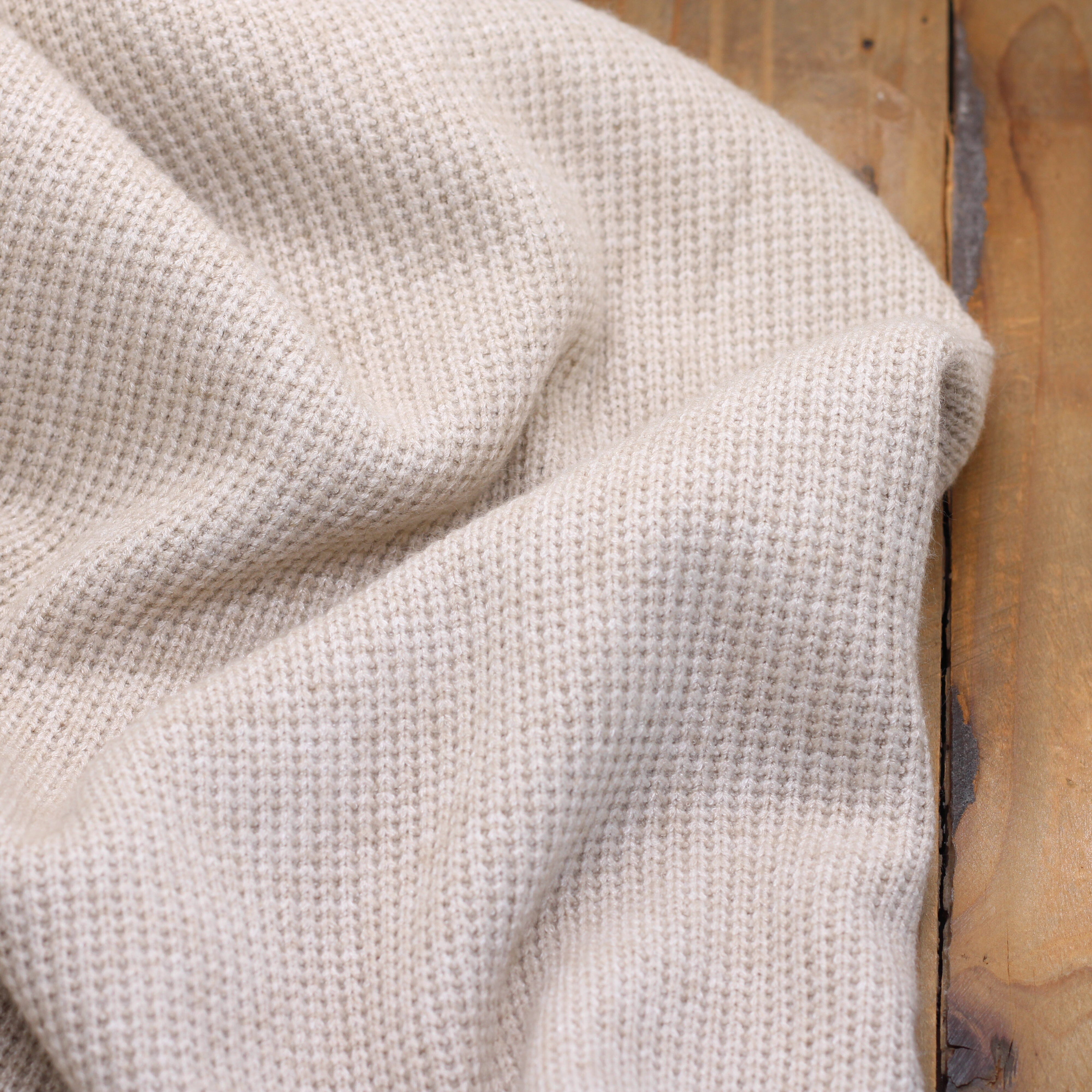 Tissu mailles Viscose Tricot - Beige clair Tissus Sélection Gaspard & Léonie | Gaspard et Léonie Tissus en ligne et Mercerie à Toulouse