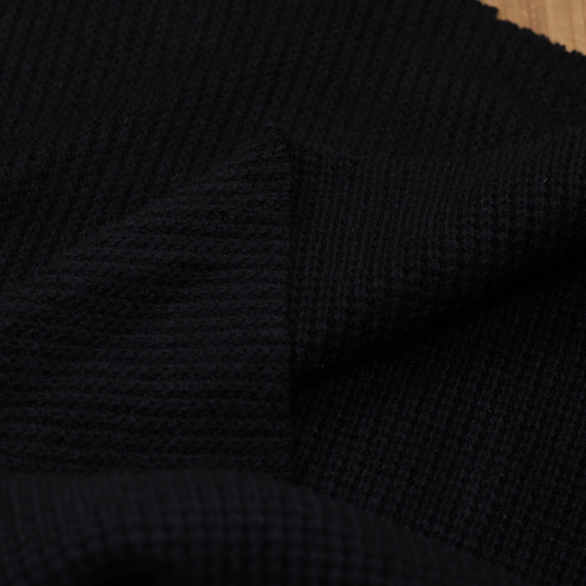 Tissu mailles Viscose Tricot - NORVY - Noir (Vendu x10cm) Tissus Sélection Gaspard & Léonie | Gaspard et Léonie Tissus en ligne et Mercerie à Toulouse