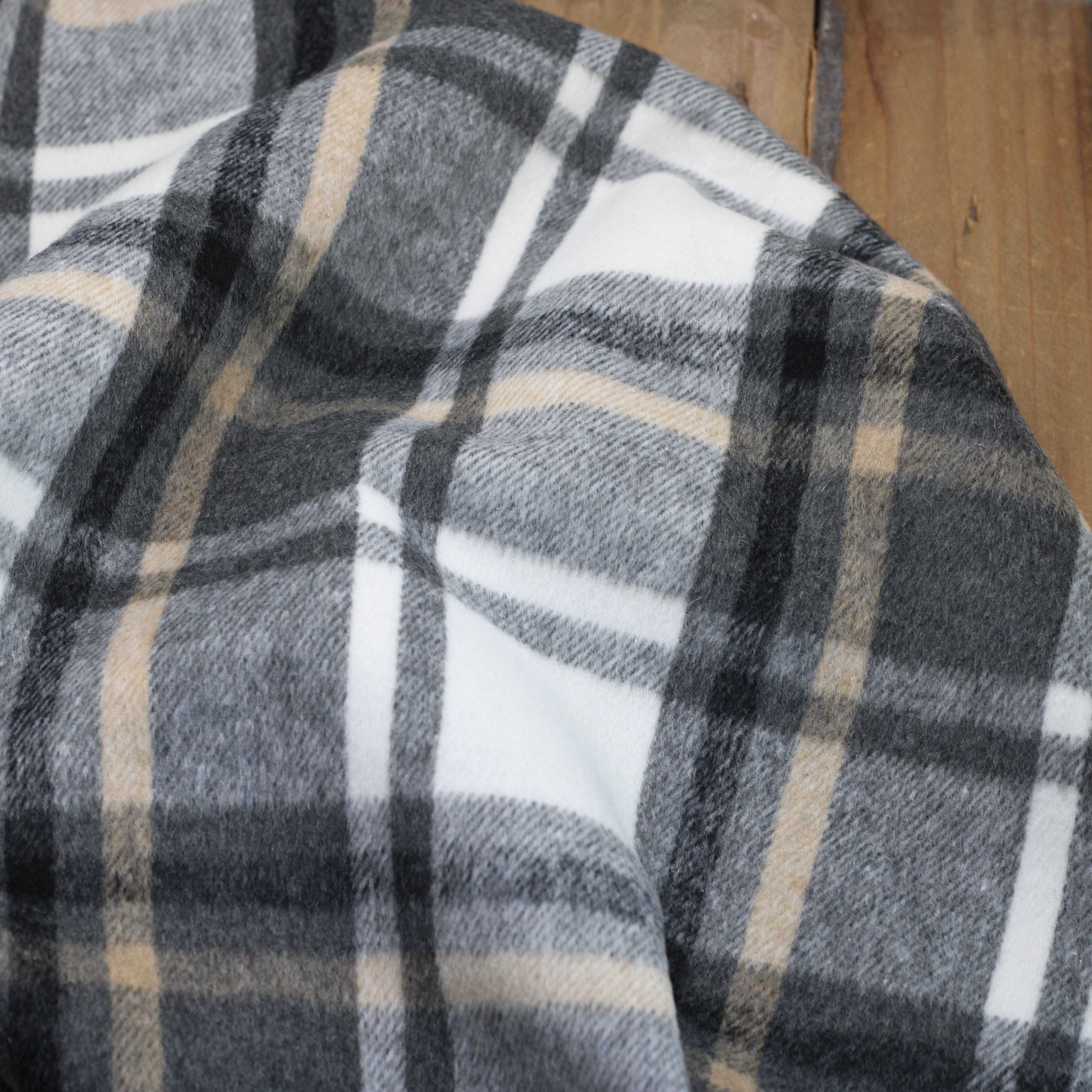 Tissu Manteaux - Tartan -Blanc/Gris (Vendu x10cm) Tissus Sélection Gaspard & Léonie | Gaspard et Léonie Tissus en ligne et Mercerie à Toulouse