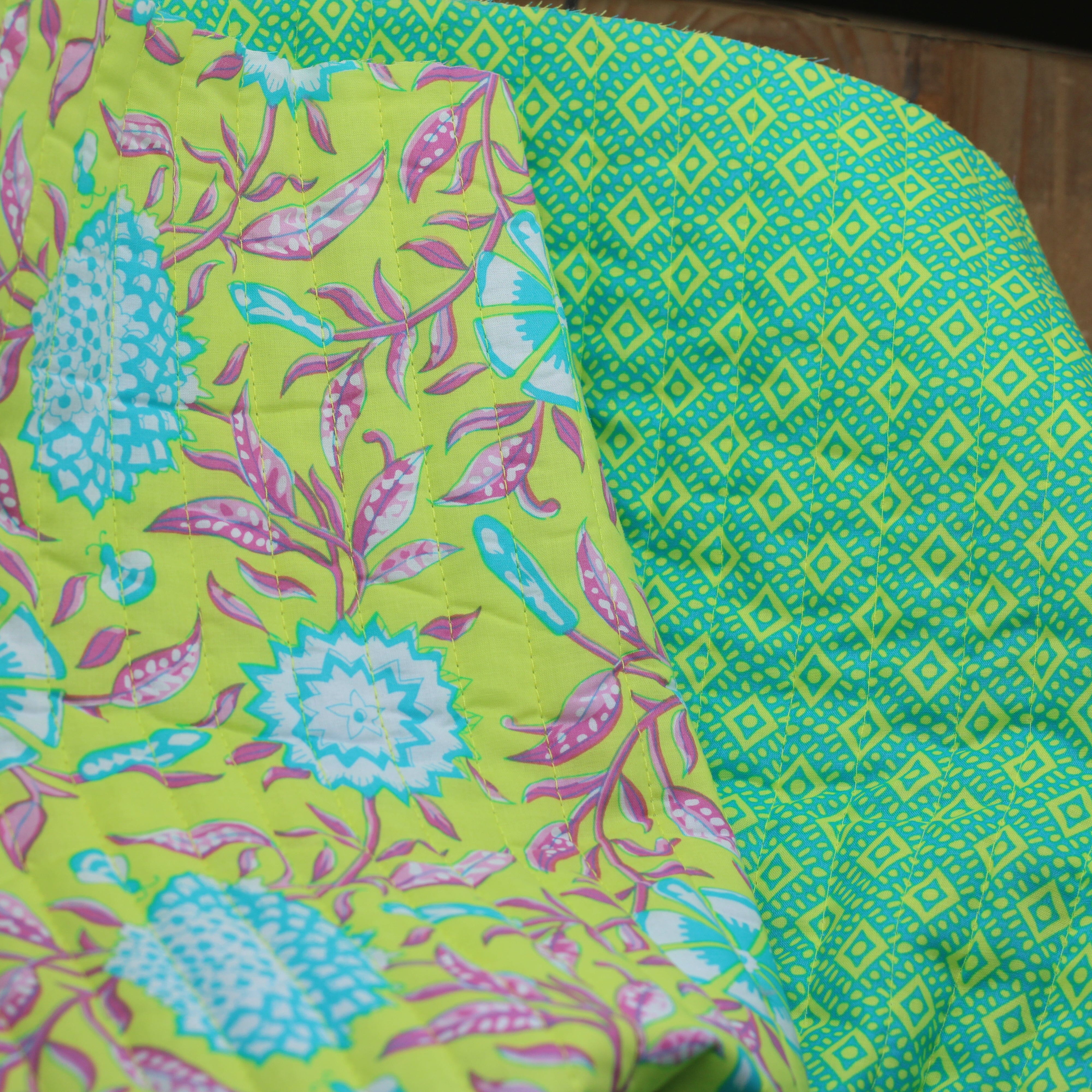 Tissu matelassé coton fleuri réversible - YELLOW FLOWER - Jaune/vert (Vendu x10cm) Tissus Sélection Gaspard & Léonie | Gaspard et Léonie Tissus en ligne et Mercerie à Toulouse