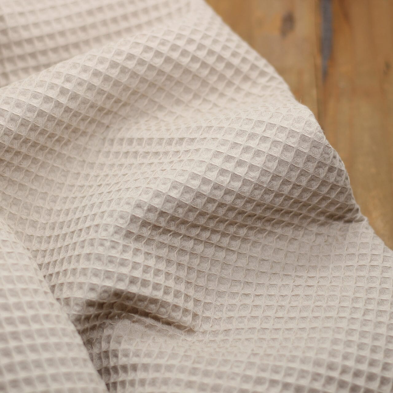 Tissu piqué de coton Nid d'abeille - Beige (Vendu x10cm) Tissus Sélection Gaspard & Léonie | Gaspard et Léonie Tissus en ligne et Mercerie à Toulouse