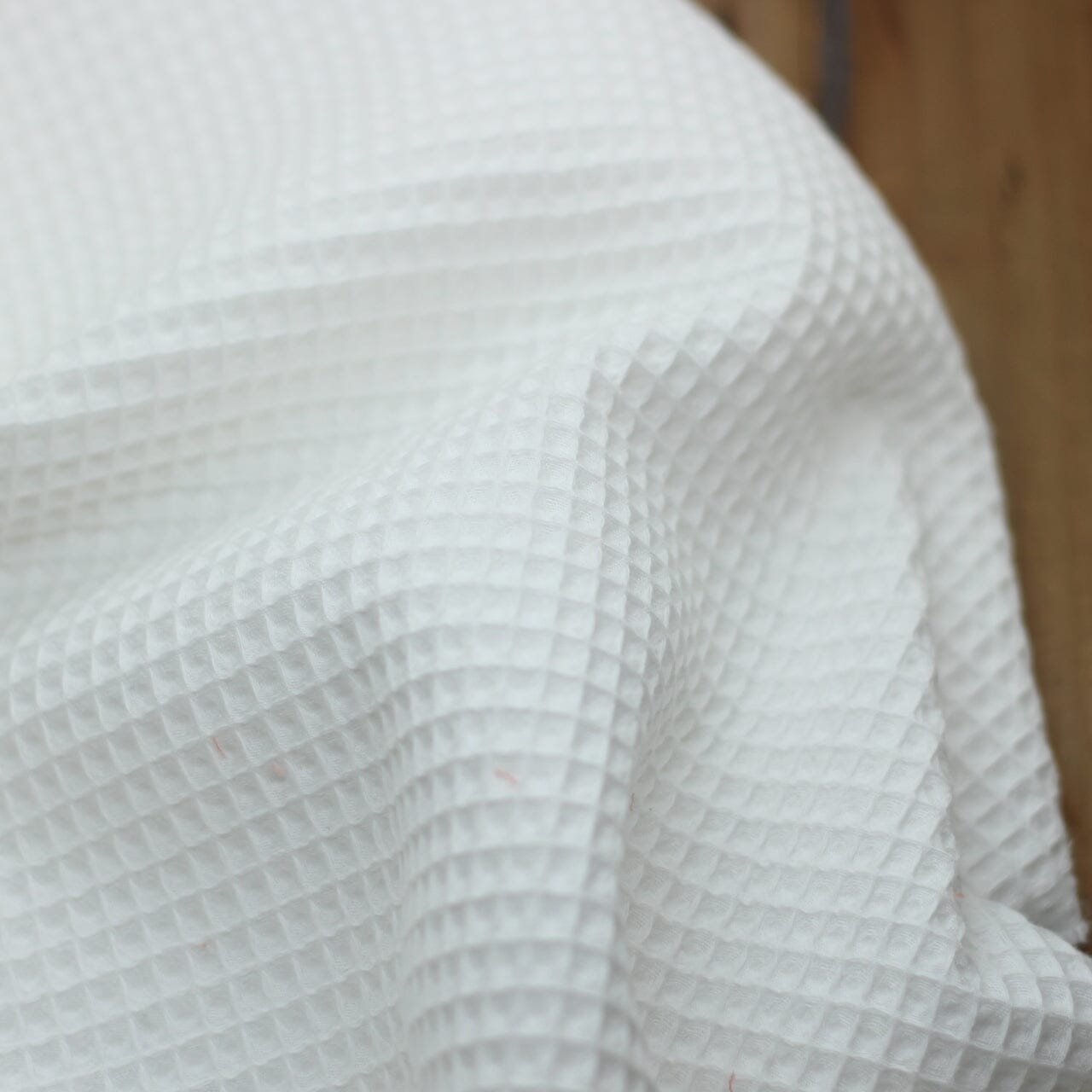 Tissu piqué de coton Nid d'abeille - Blanc (Vendu x10cm) Tissus Sélection Gaspard & Léonie | Gaspard et Léonie Tissus en ligne et Mercerie à Toulouse