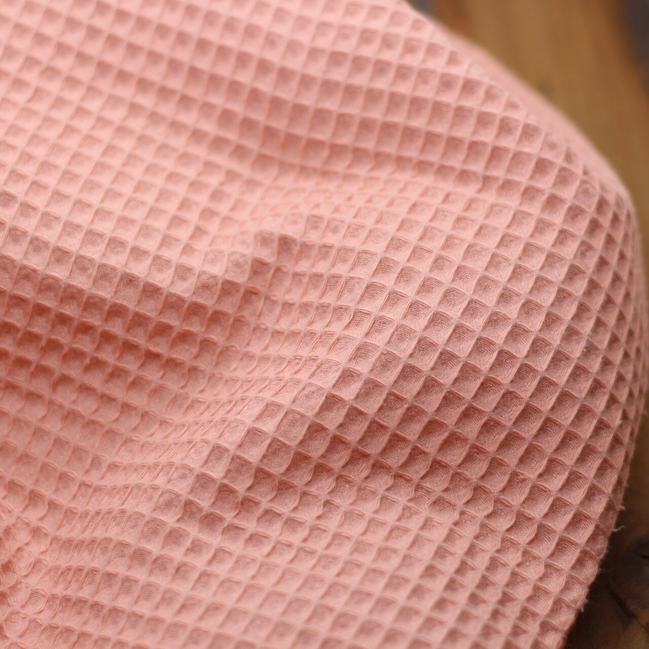 Tissu piqué de coton Nid d'abeille - Vieux rose (Vendu x10cm) Tissus Sélection Gaspard & Léonie | Gaspard et Léonie Tissus en ligne et Mercerie à Toulouse