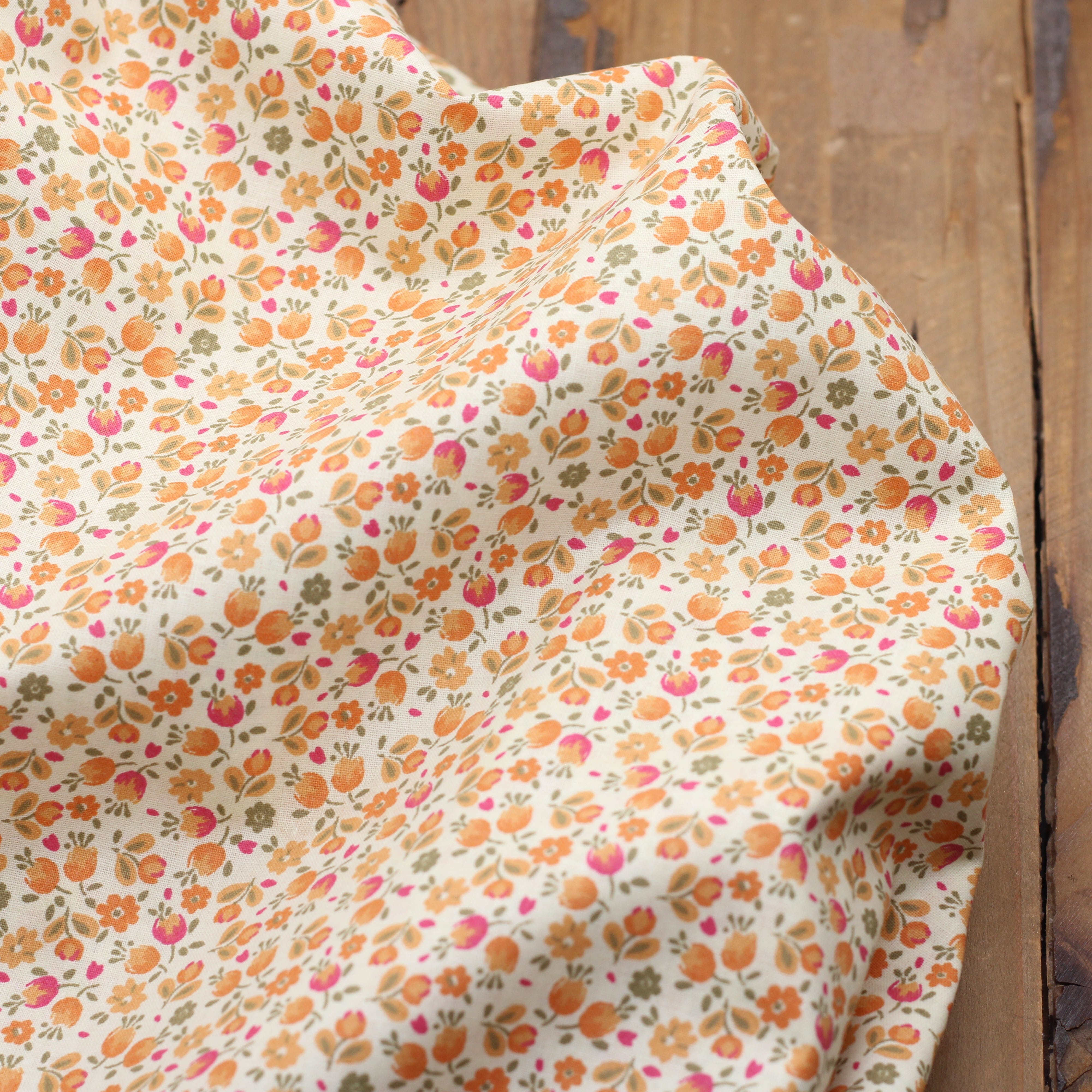 Tissu popeline de coton - CASEI - Orange (vendu x10cm) Tissus DOMOTEX | Gaspard et Léonie Tissus en ligne et Mercerie à Toulouse