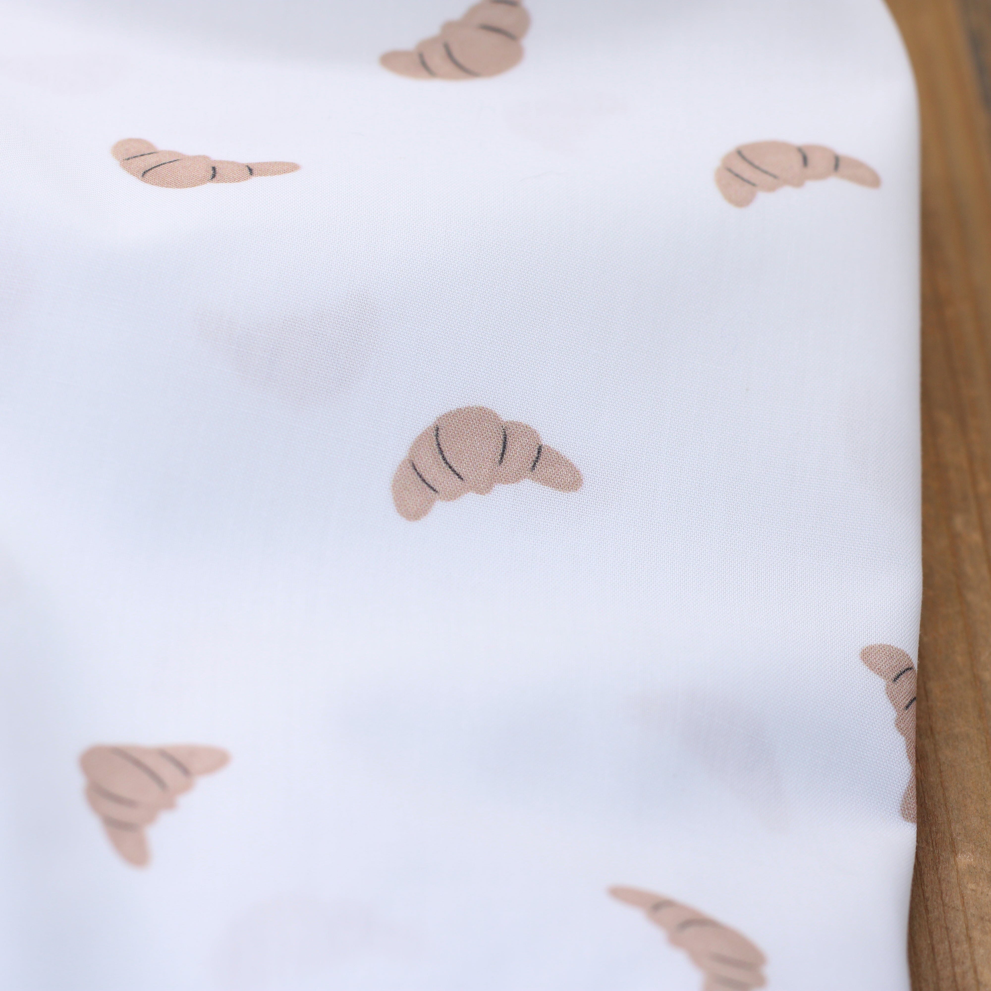 Tissu Popeline de coton - CATS CROISSANTS VIVE LA FRANCE - Blanc (Vendu x10cm) Tissus POPPY Design For You | Gaspard et Léonie Tissus en ligne et Mercerie à Toulouse