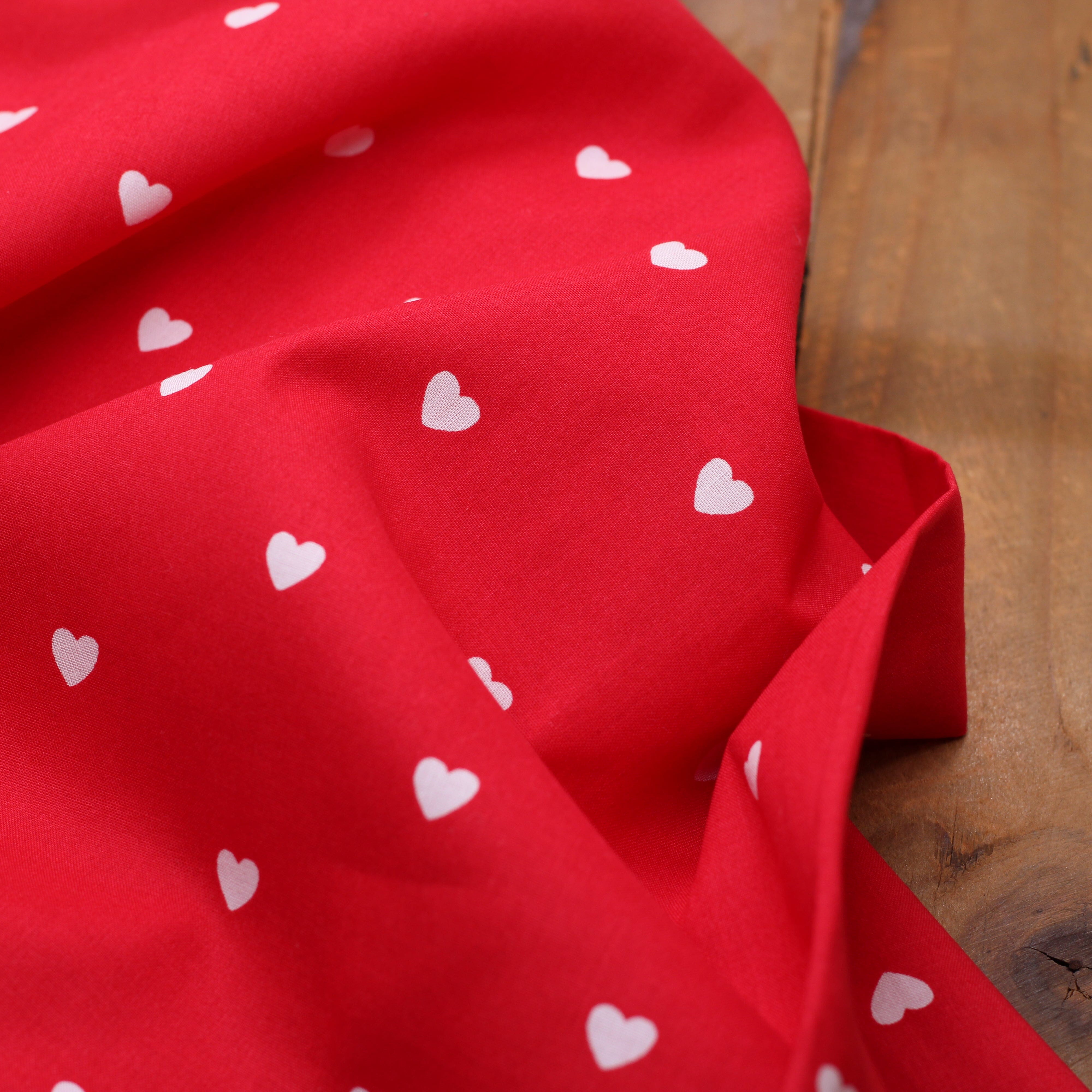 Tissu Popeline de coton - Coeurs - Rouge/Blanc (Vendu x10cm) Tissus POPPY Design For You | Gaspard et Léonie Tissus en ligne et Mercerie à Toulouse