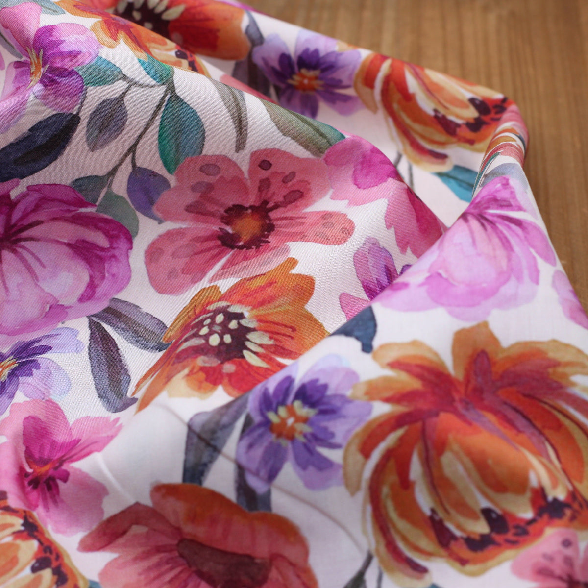 Tissu popeline de coton fleuri - CAMELIA - Blanc (Vendu x10cm) Tissus Sélection Gaspard & Léonie | Gaspard et Léonie Tissus en ligne et Mercerie à Toulouse