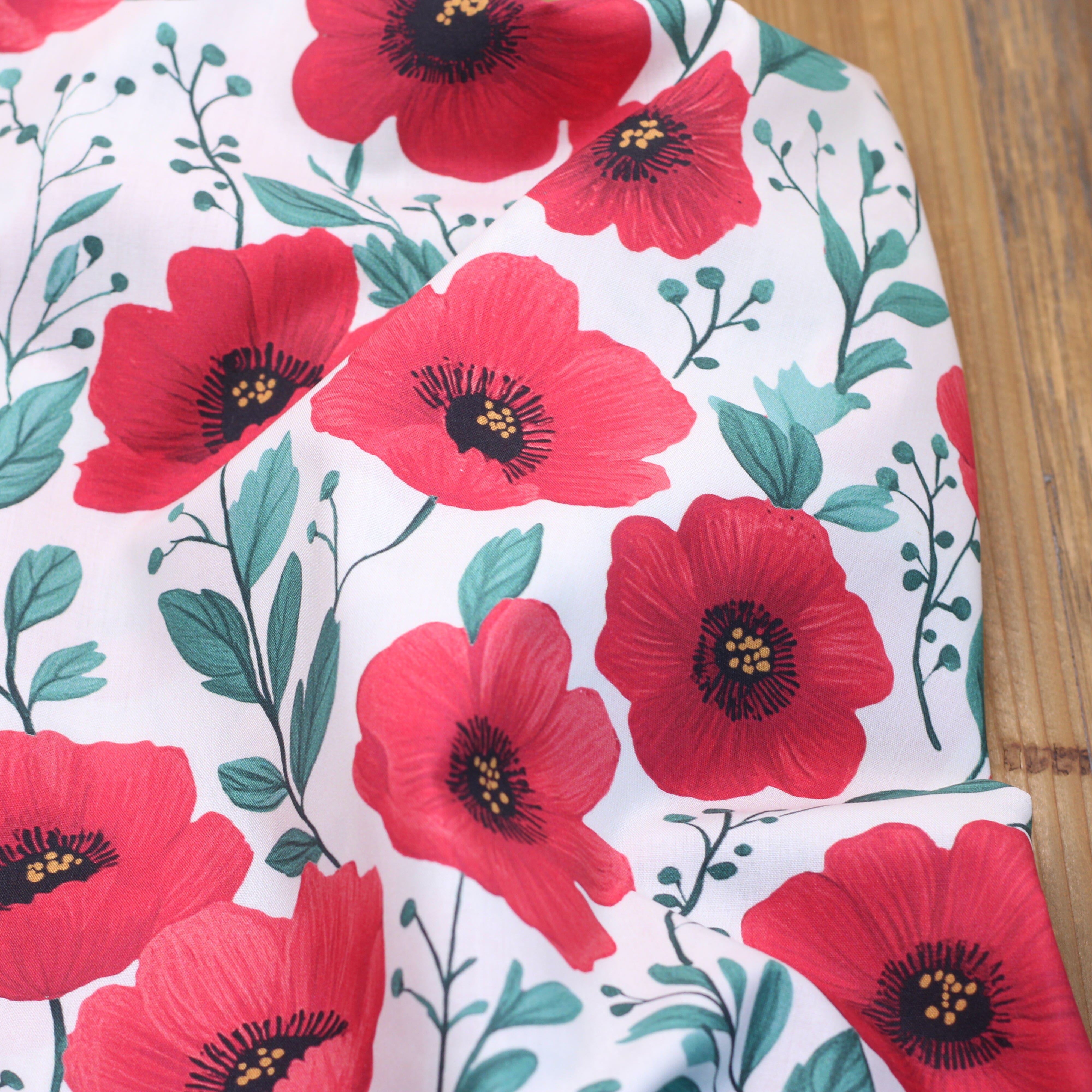 Tissu popeline de coton fleuri - COQUELICOTS- Blanc cassé /Rouge (Vendu x10cm) Tissus Sélection Gaspard & Léonie | Gaspard et Léonie Tissus en ligne et Mercerie à Toulouse