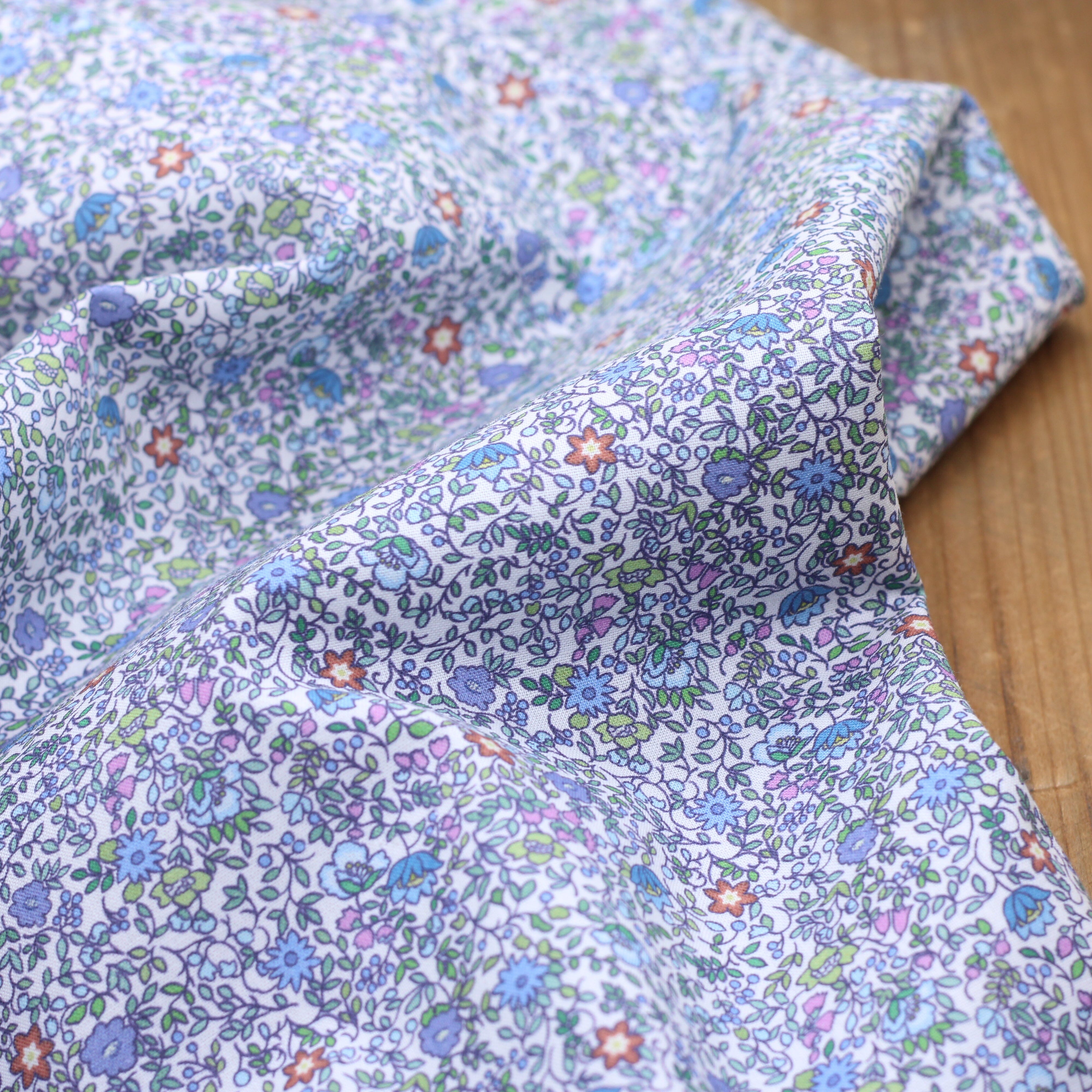 Tissu popeline de coton fleuri- Millie - Bleu (vendu x10cm) Tissus Sélection Gaspard & Léonie | Gaspard et Léonie Tissus en ligne et Mercerie à Toulouse