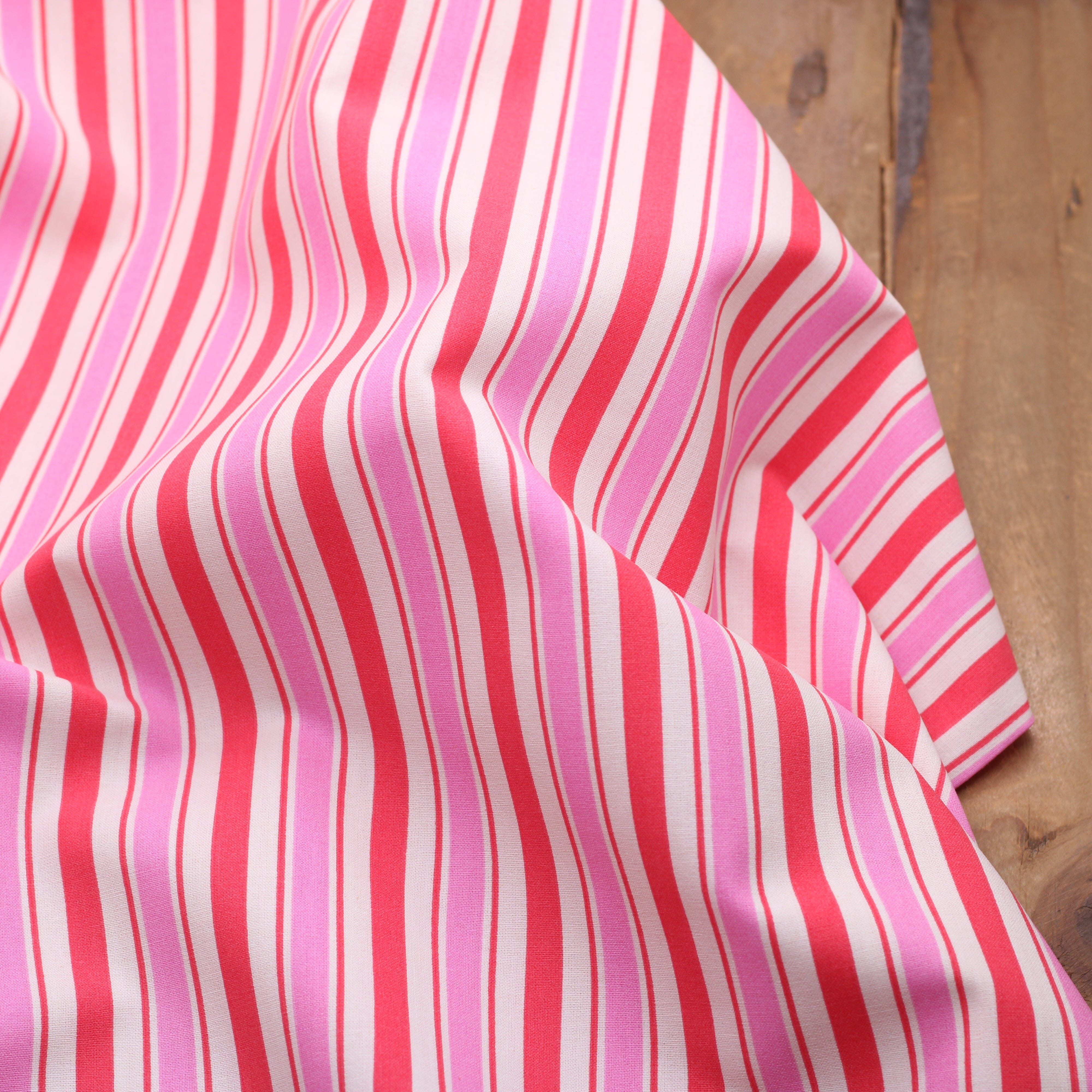 Tissu popeline de coton - LYDIA - Rouge (vendu x10cm) Tissus DOMOTEX | Gaspard et Léonie Tissus en ligne et Mercerie à Toulouse